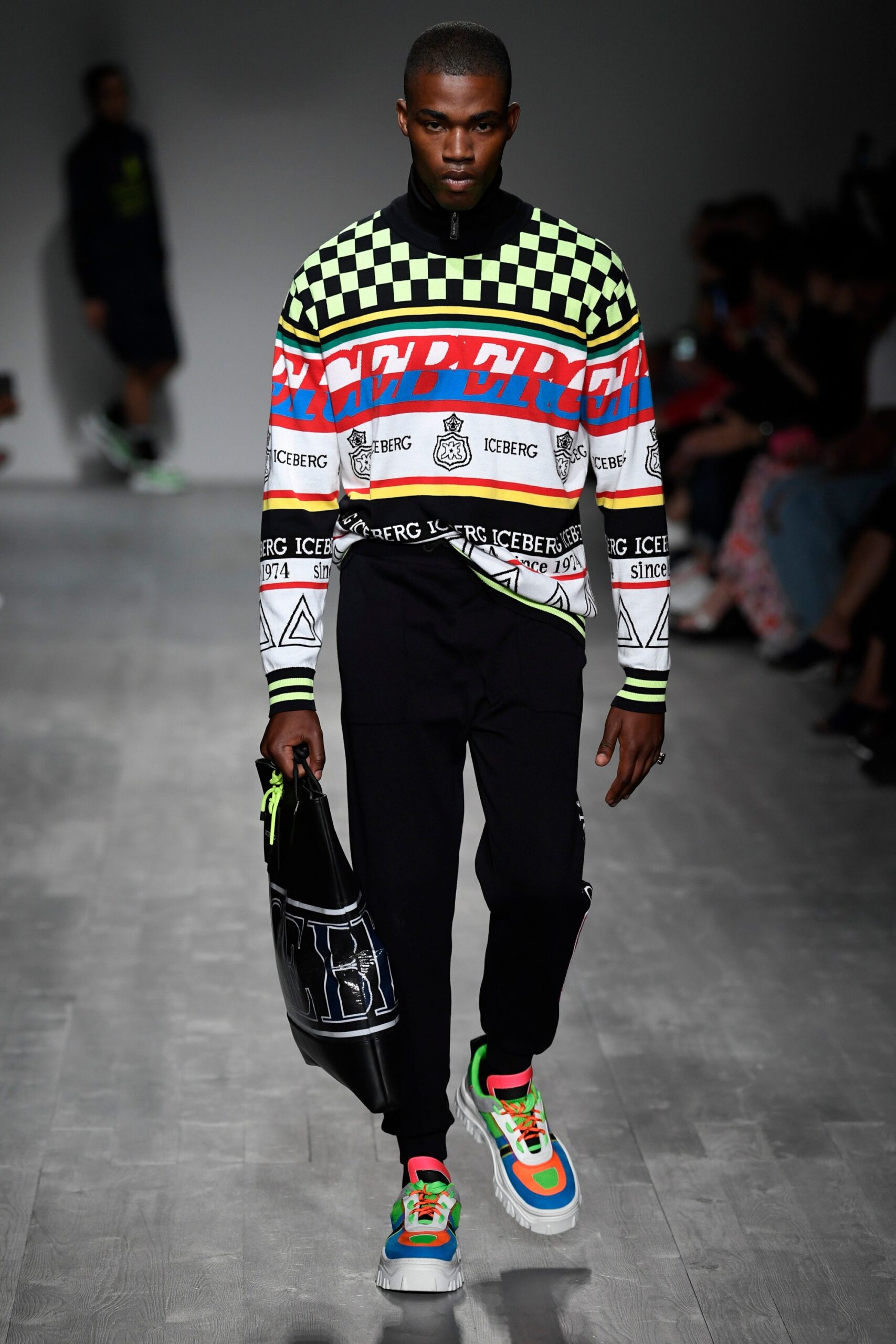 Iceberg Resort 19 Look 21