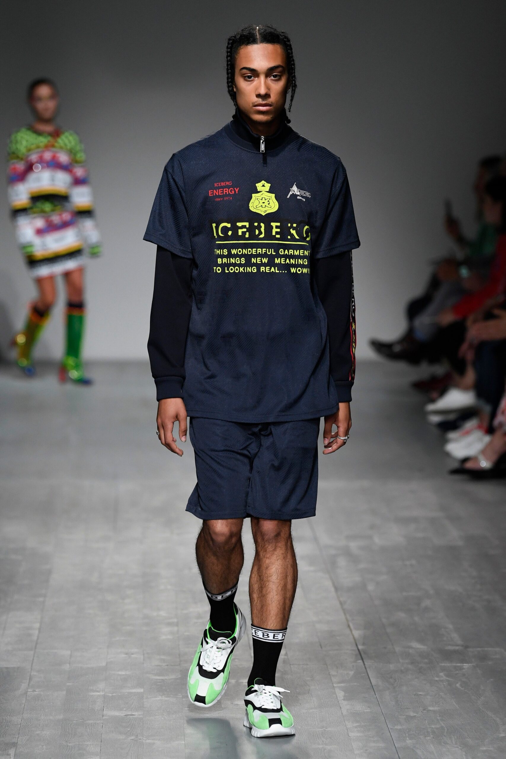Iceberg Resort 19 Look 22