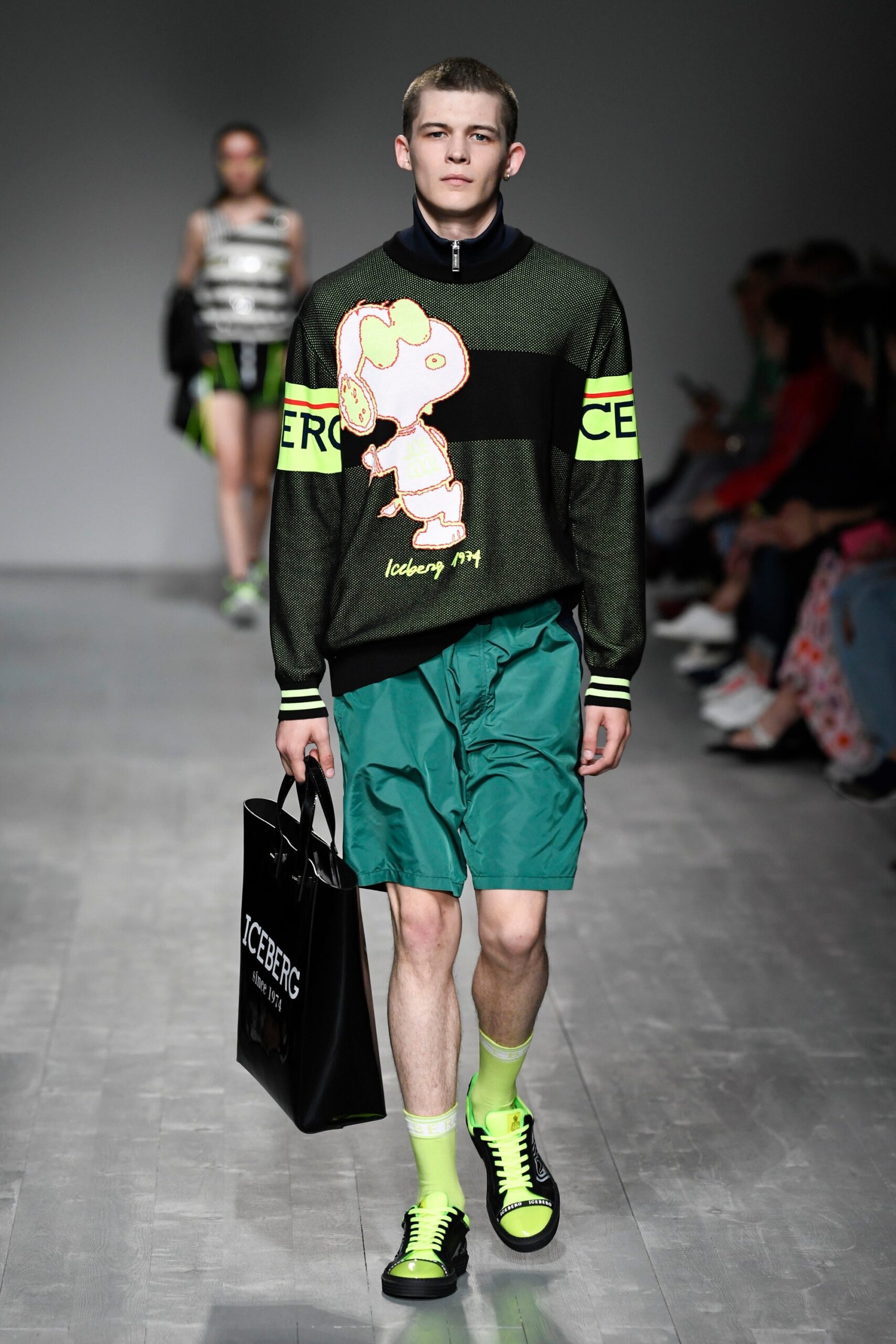 Iceberg Resort 19 Look 27