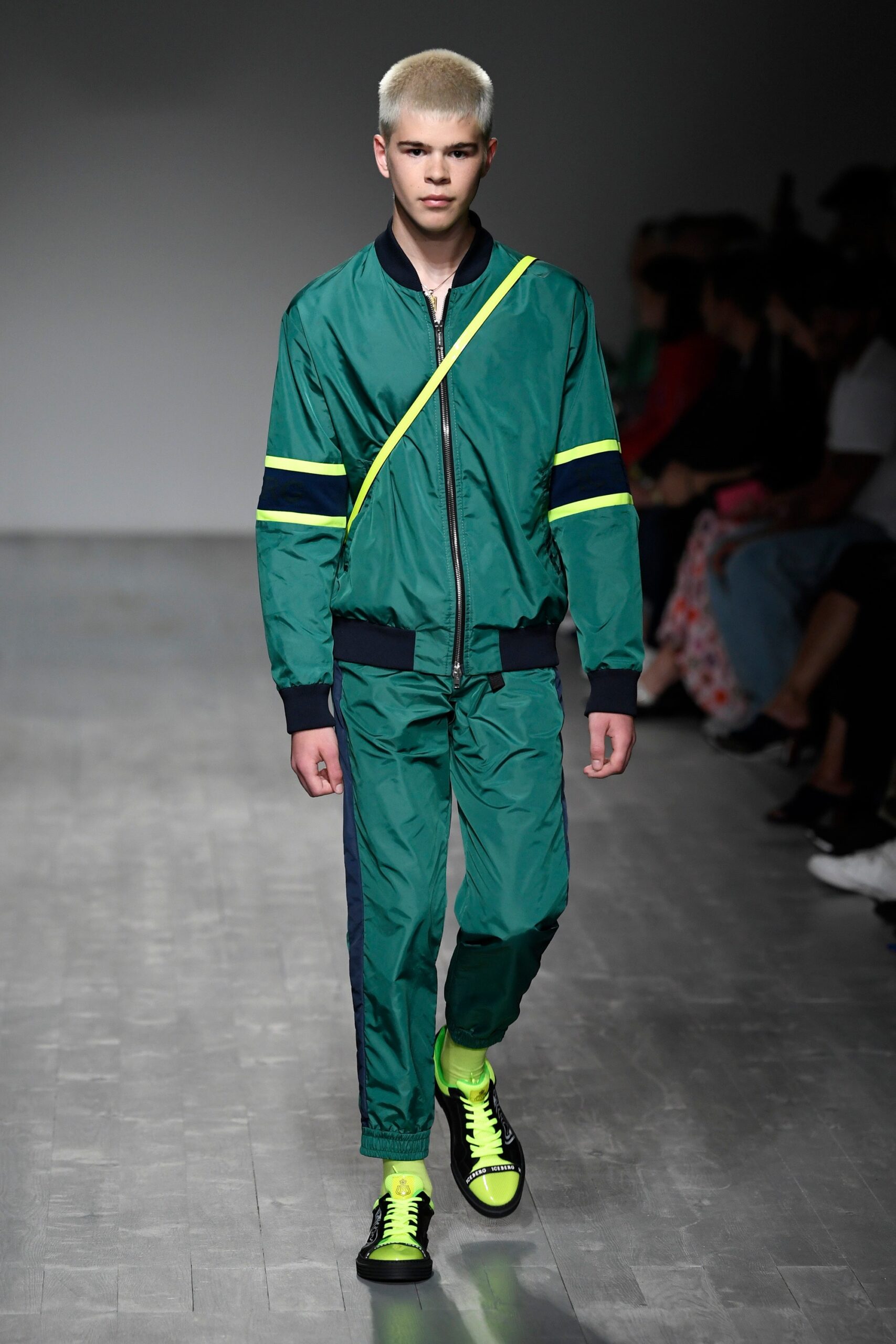 Iceberg Resort 19 Look 29