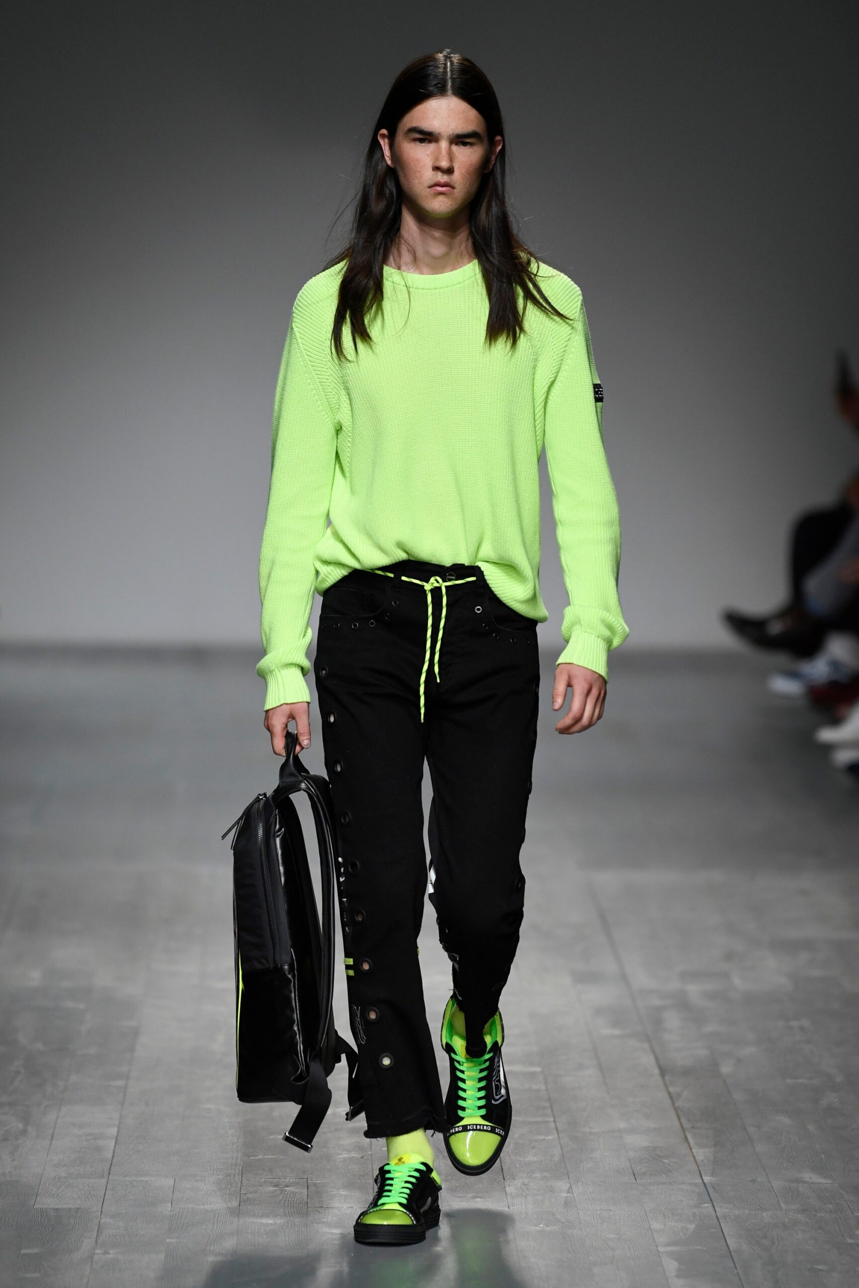 Iceberg Resort 19 Look 32