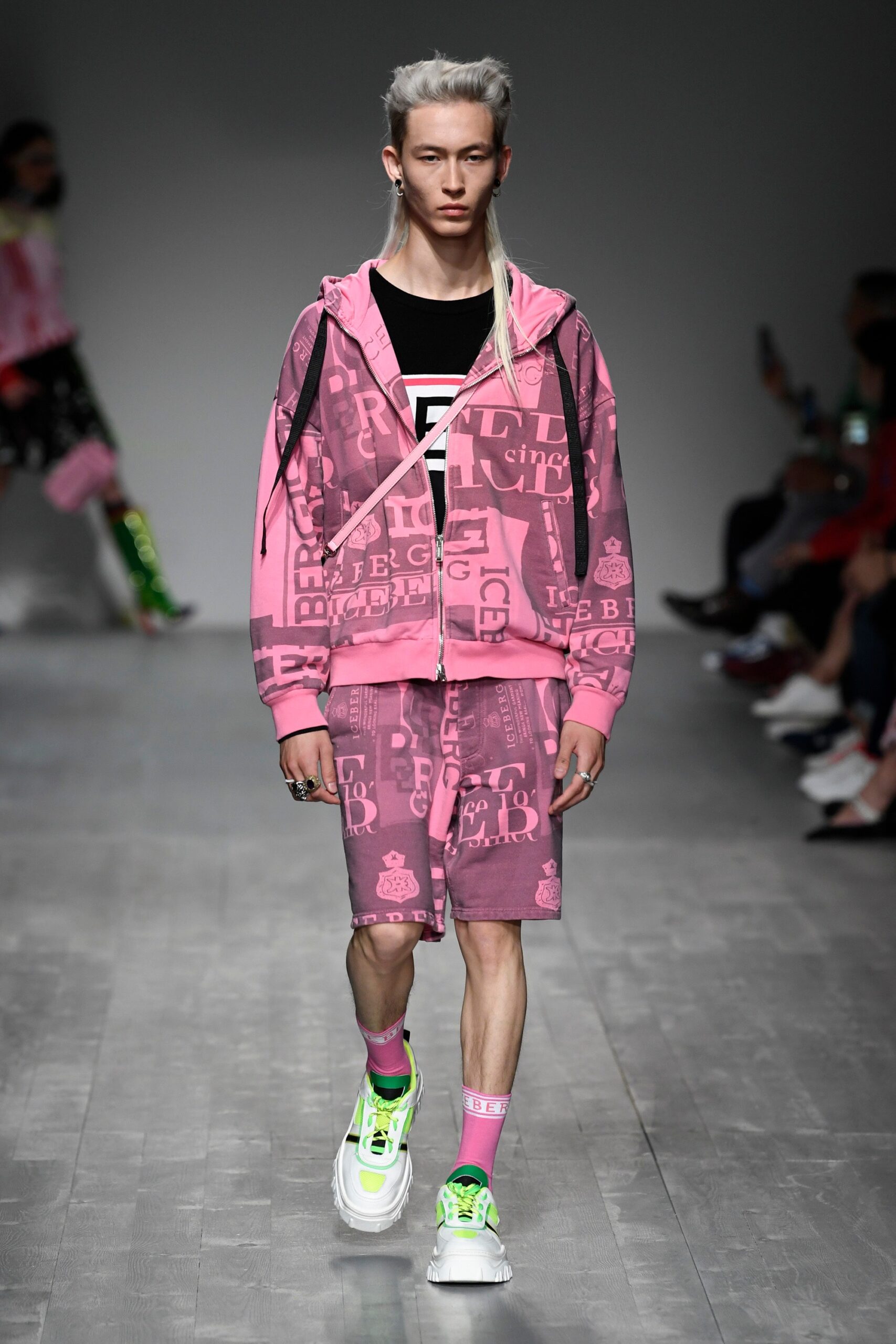 Iceberg Resort 19 Look 36