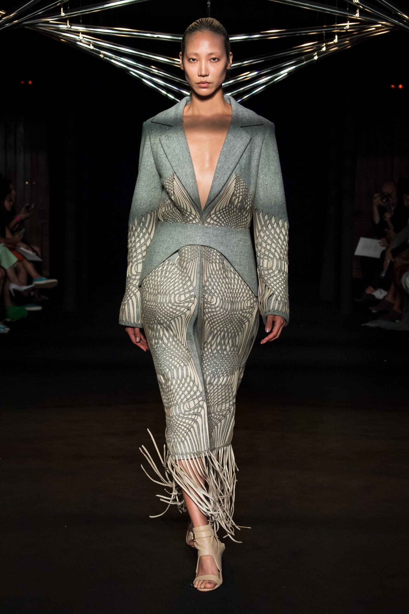 Iris van Herpen F/W 18 Couture Look 1