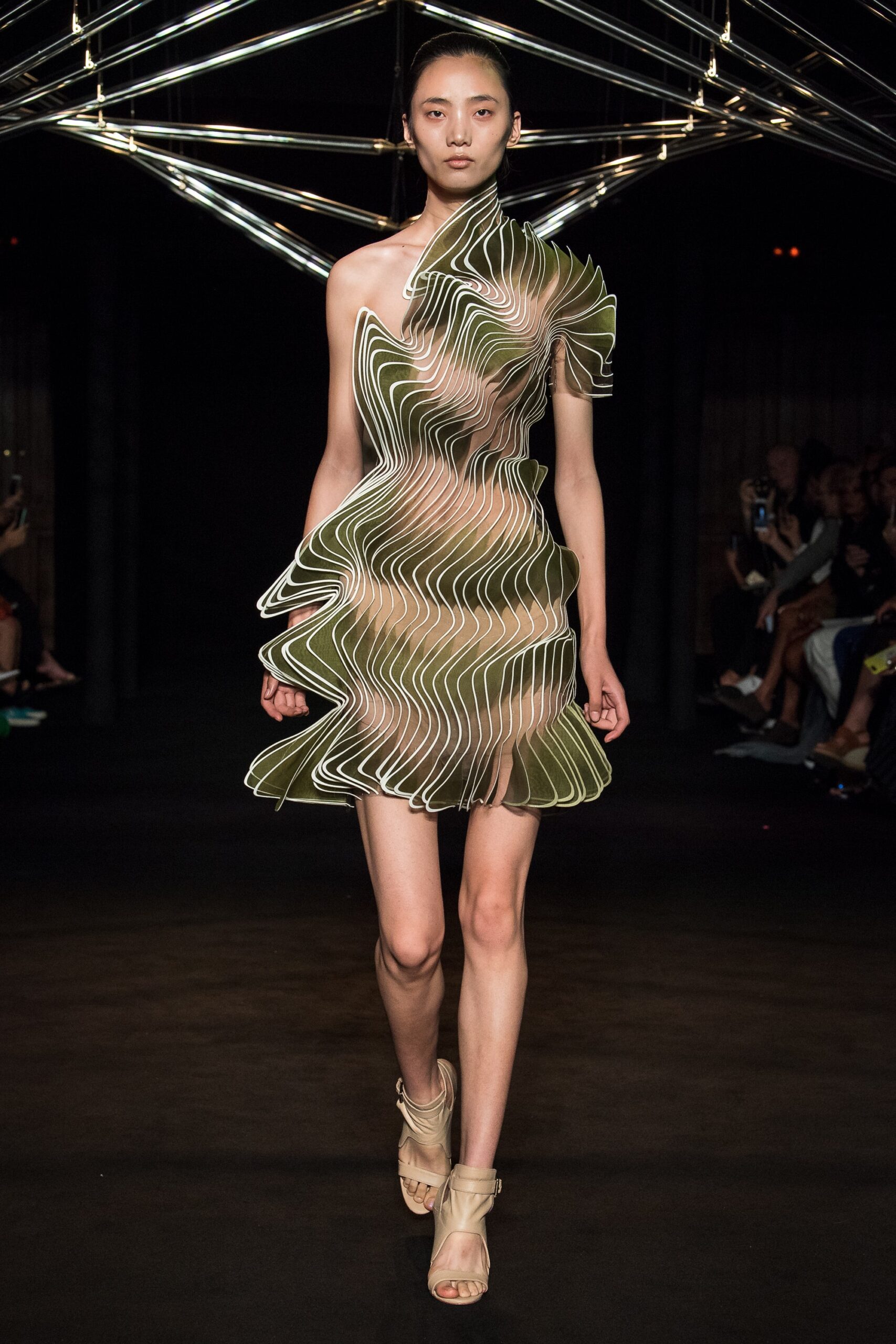 Iris van Herpen F/W 18 Couture Look 8