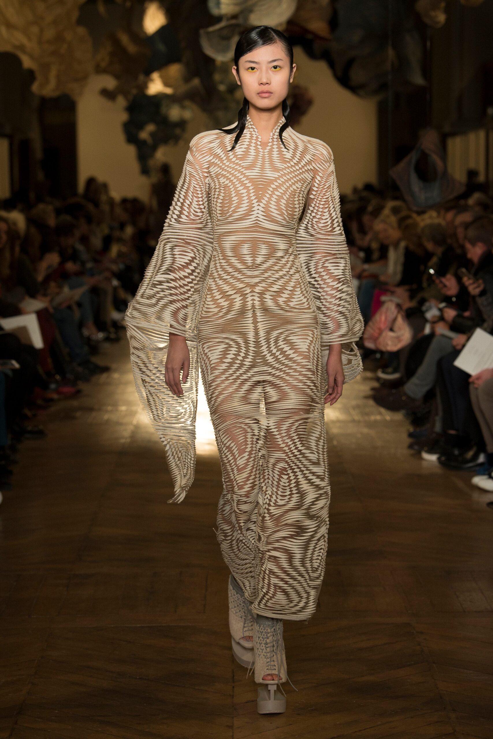 Iris van Herpen S/S 18 Couture Look 15