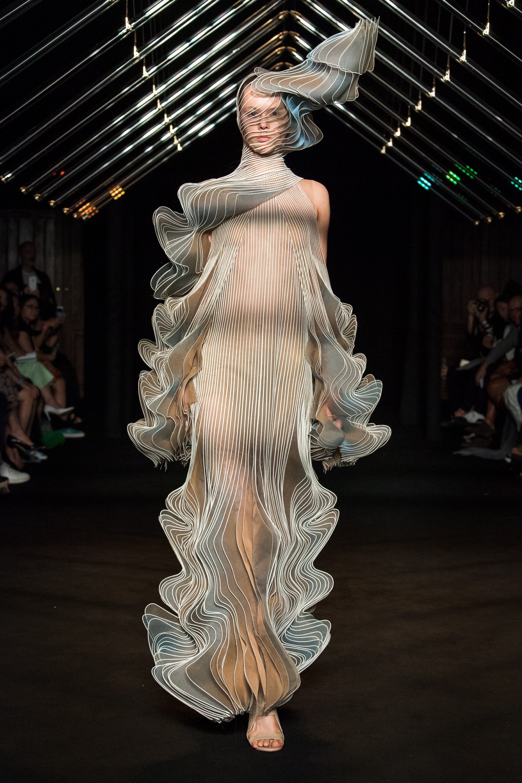 Iris van Herpen F/W 18 Couture Look 12
