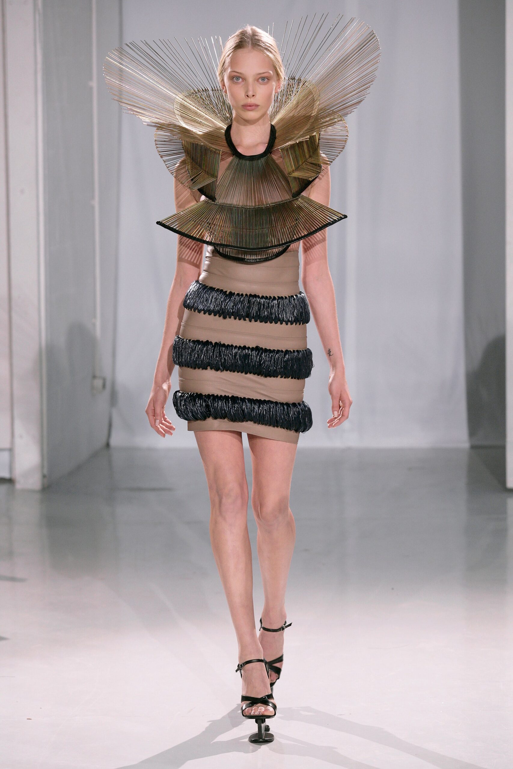 Iris van Herpen F/W 11 Couture Look 1