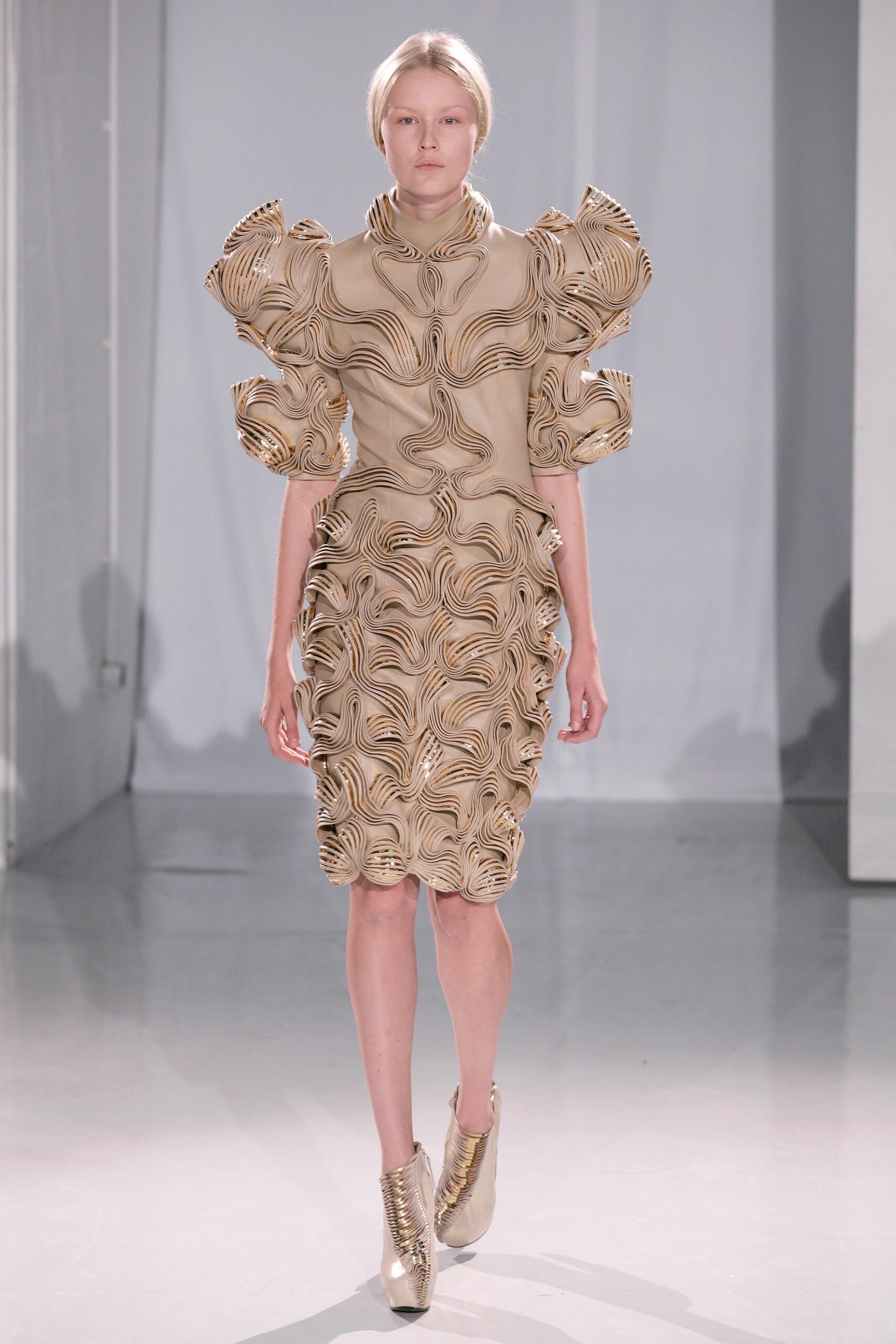 Iris van Herpen F/W 11 Couture Look 8