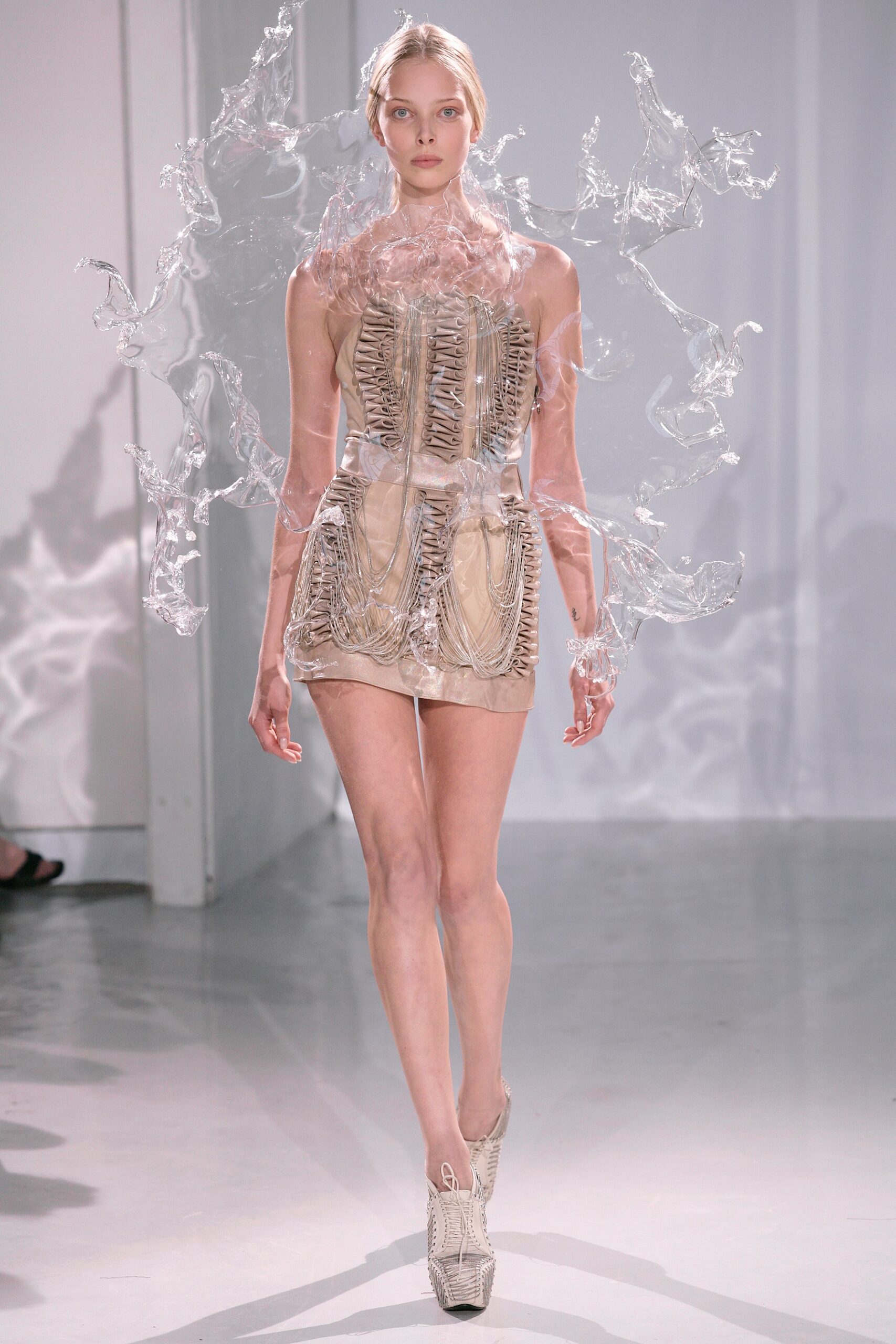 Iris van Herpen F/W 11 Couture Look 12