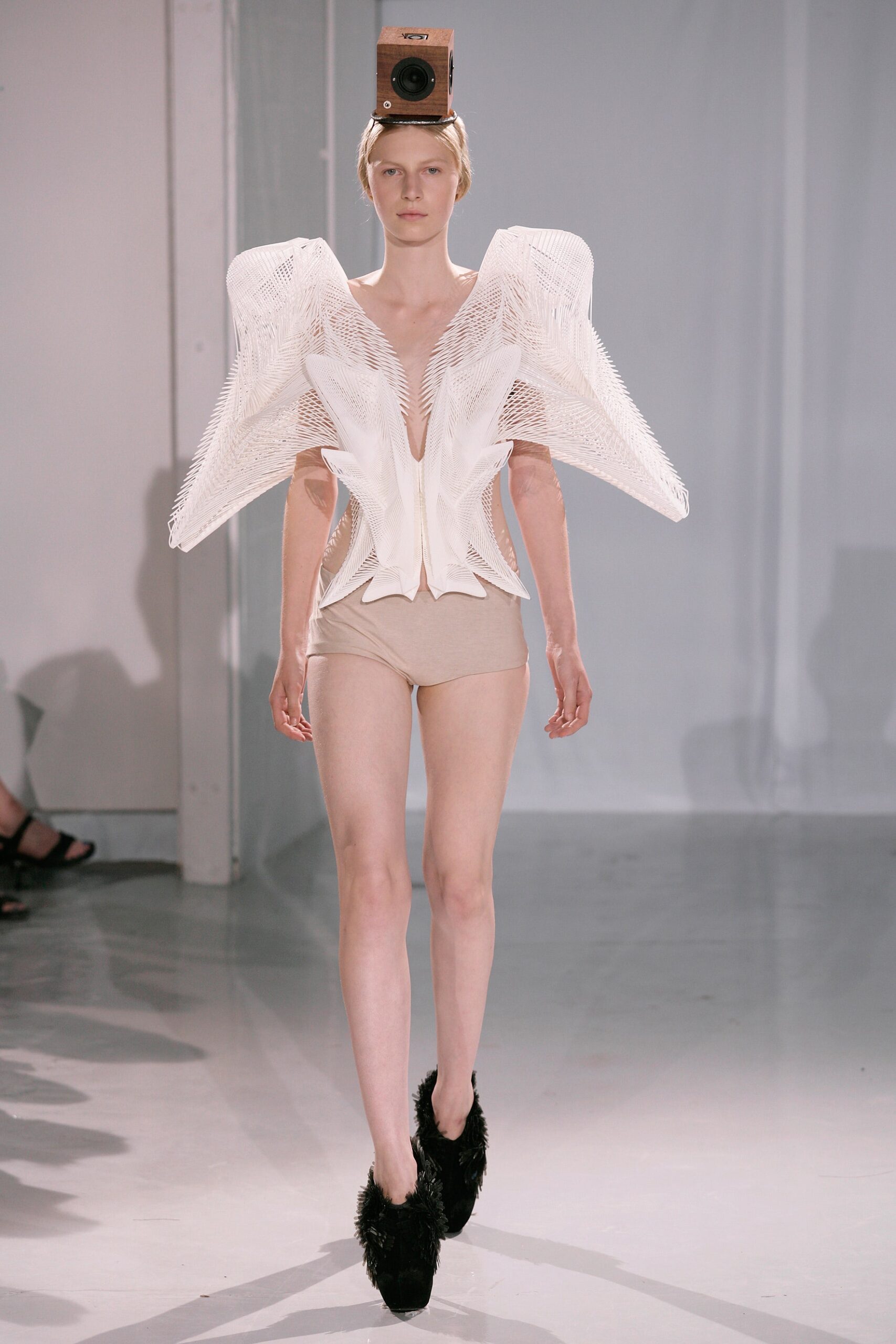 Iris van Herpen F/W 11 Couture Look 14