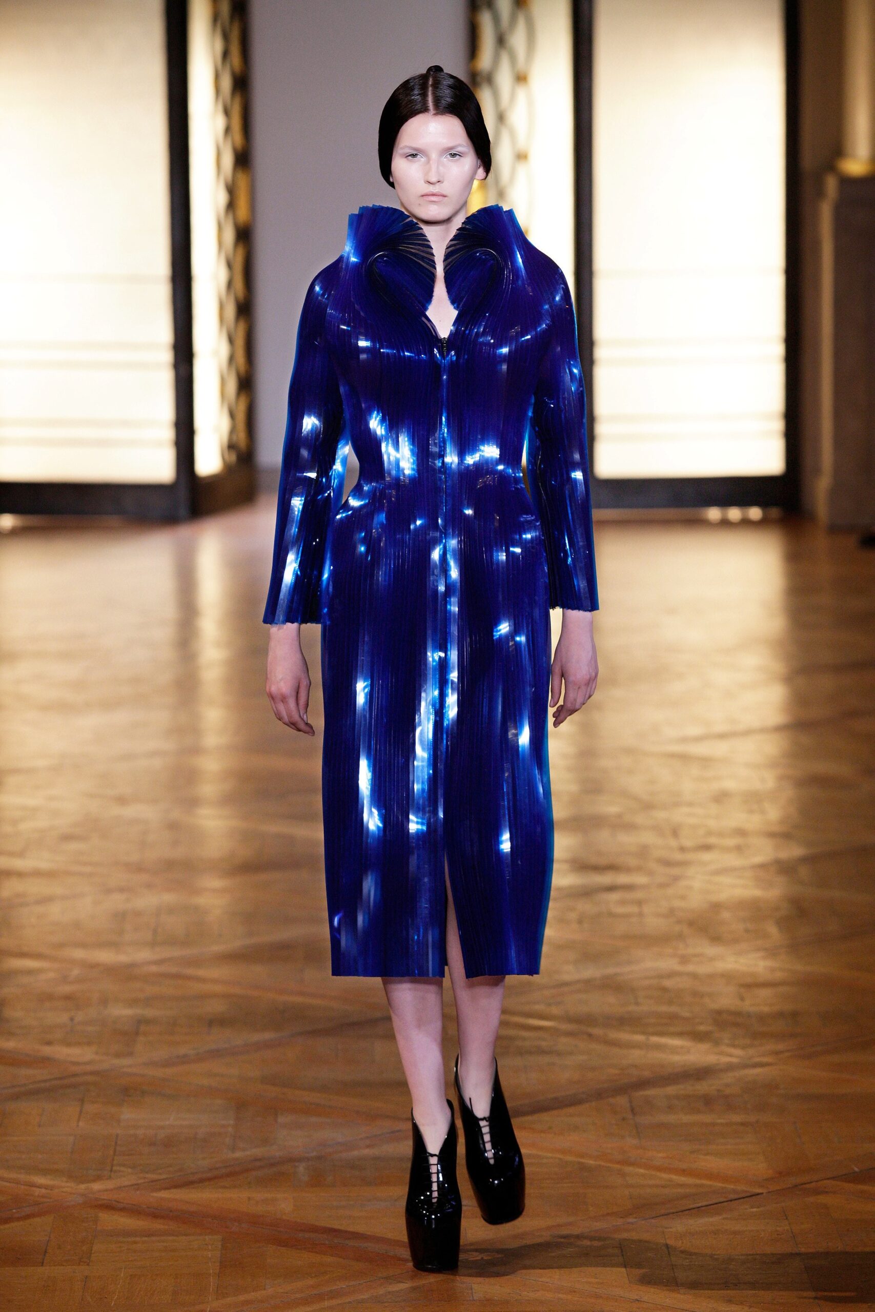 Iris van Herpen F/W 12 Couture Look 1