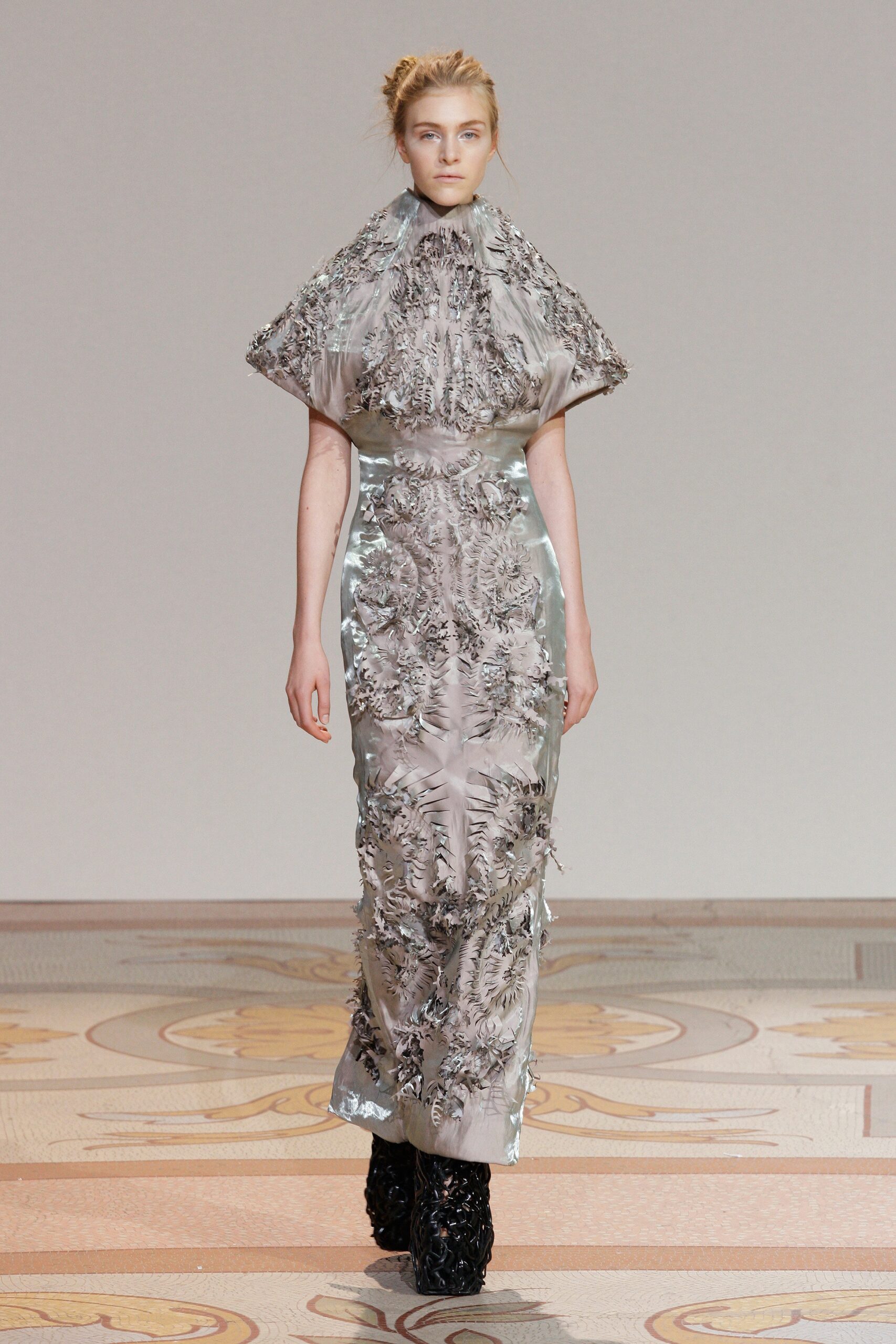Iris van Herpen F/W 13 Couture Look 3