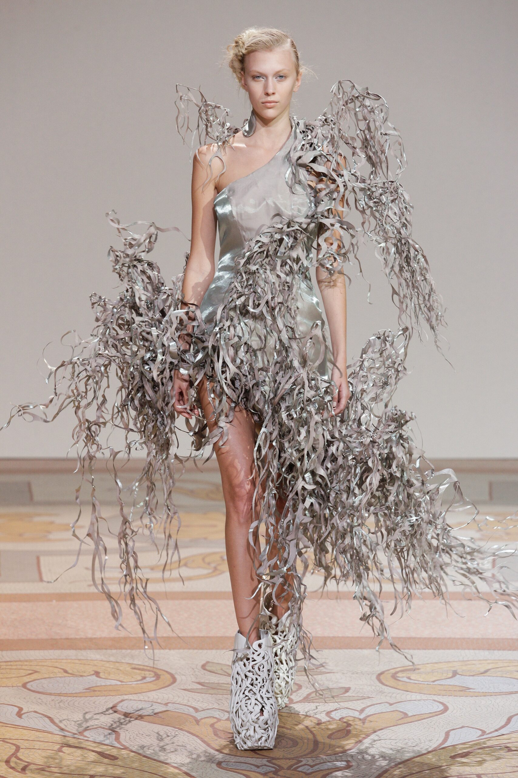 Iris van Herpen F/W 13 Couture Look 6