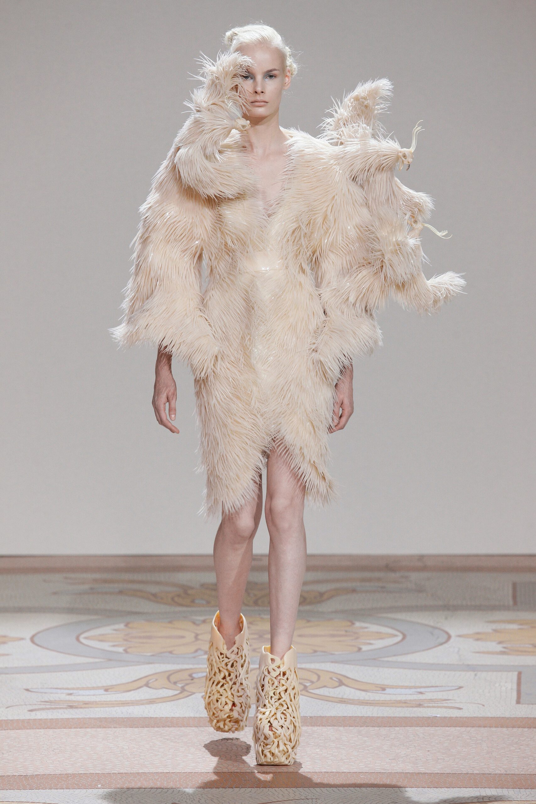 Iris van Herpen F/W 13 Couture Look 7