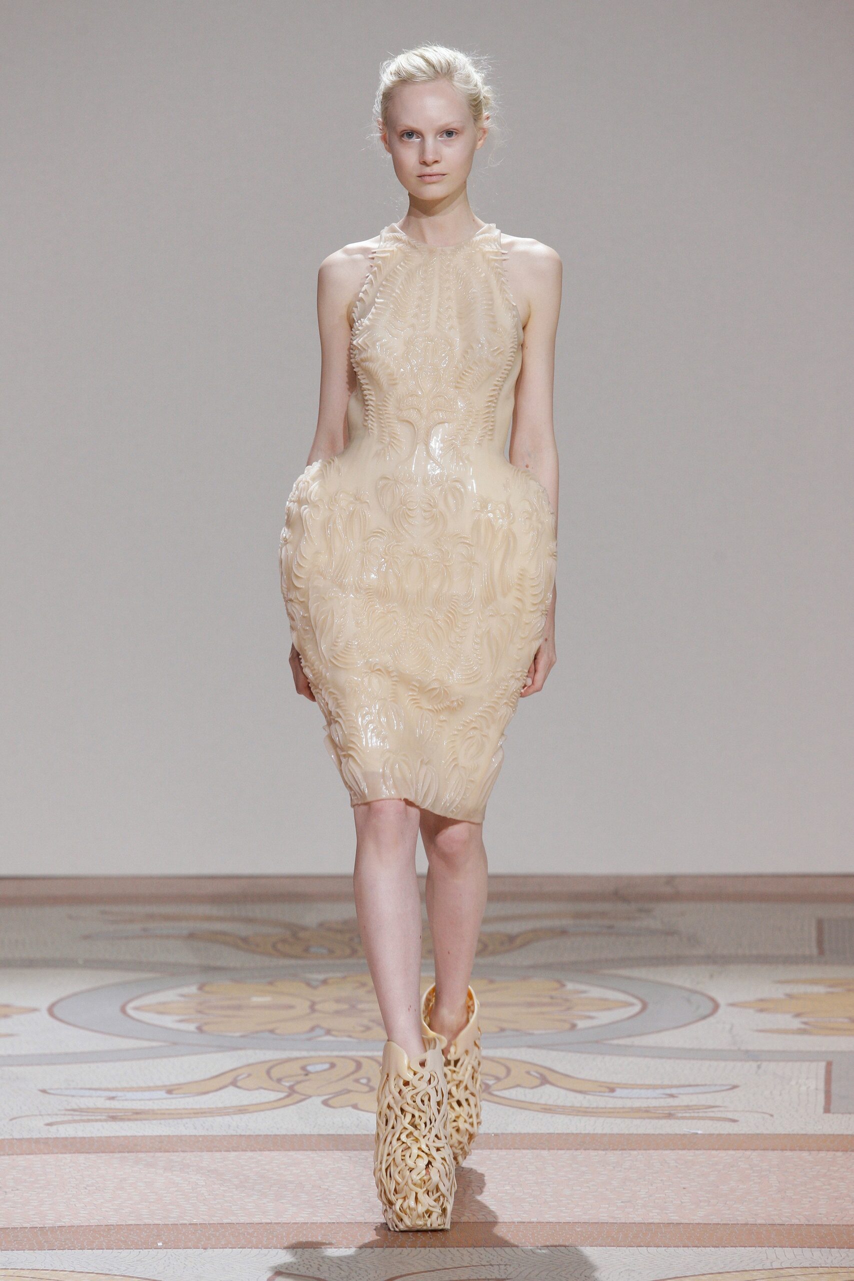 Iris van Herpen F/W 13 Couture Look 9