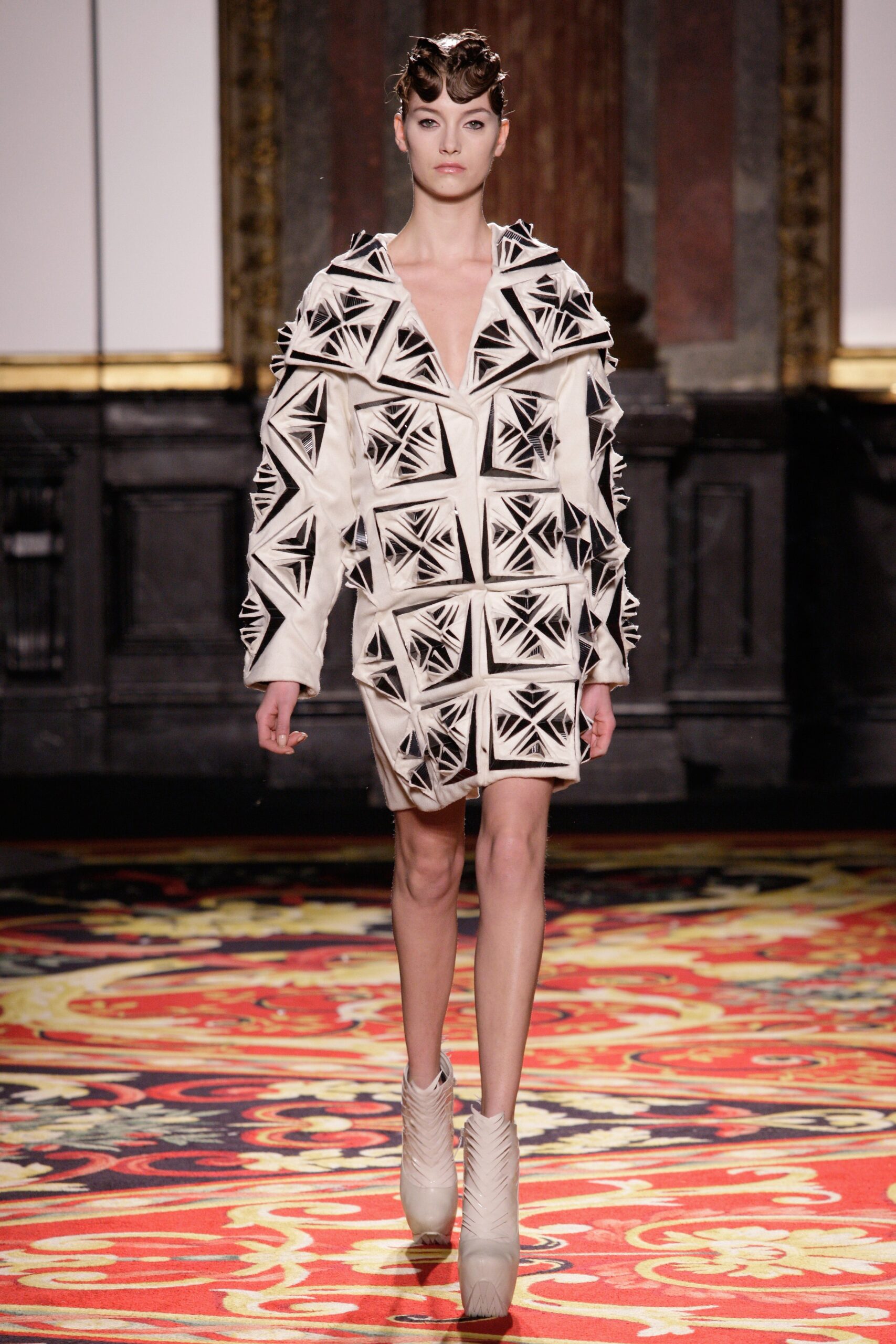 Iris van Herpen S/S 13 Couture Look 2