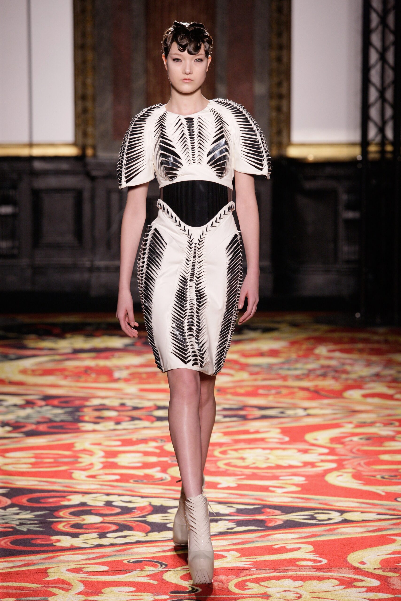 Iris van Herpen S/S 13 Couture Look 3