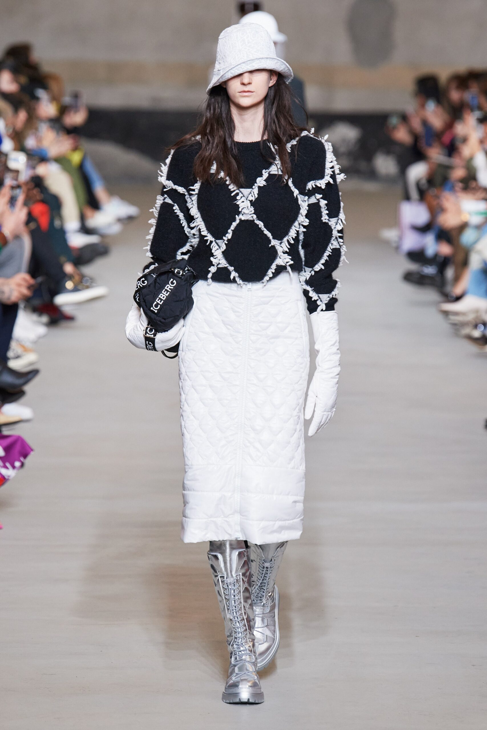 Iceberg F/W 20 Look 4
