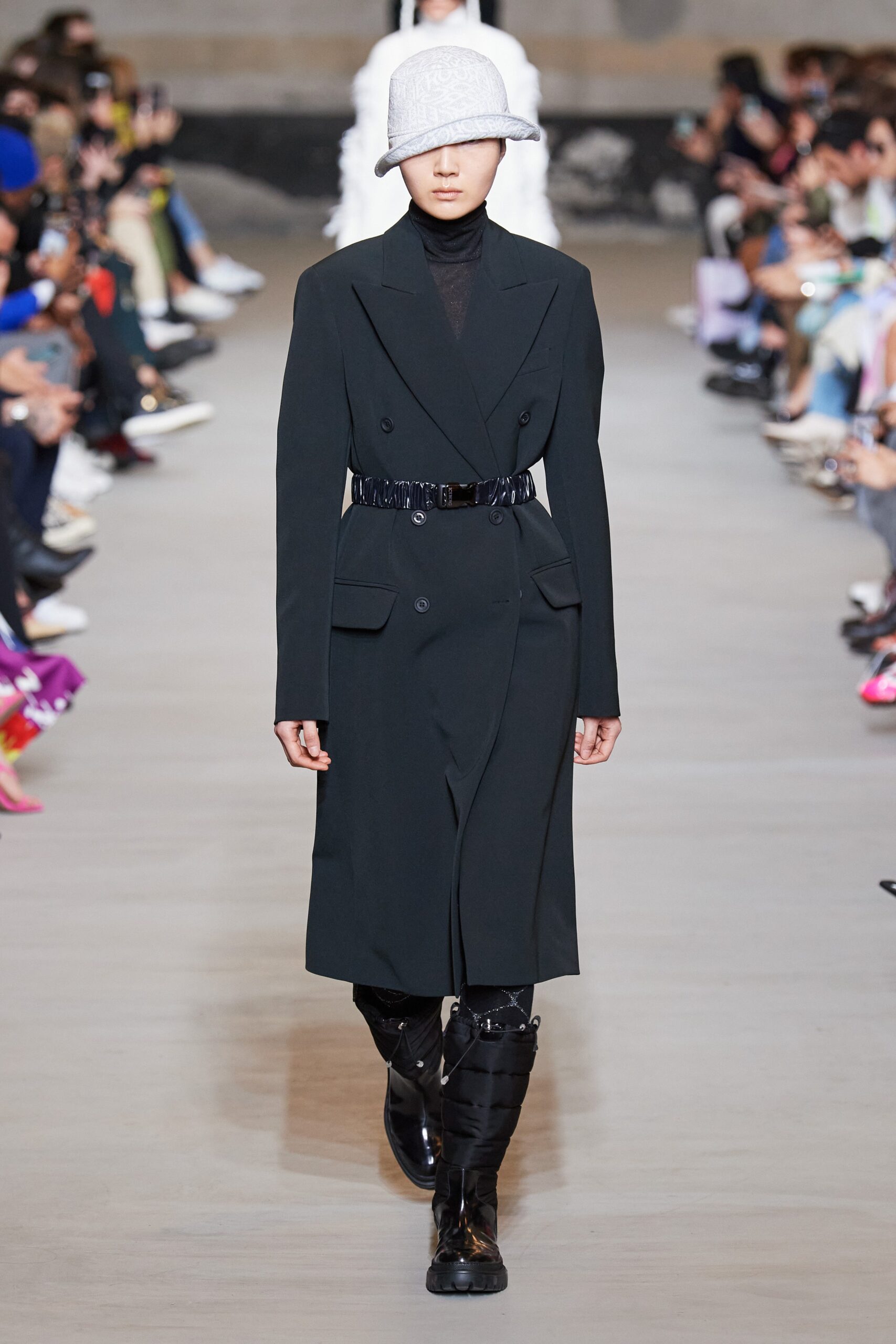 Iceberg F/W 20 Look 5