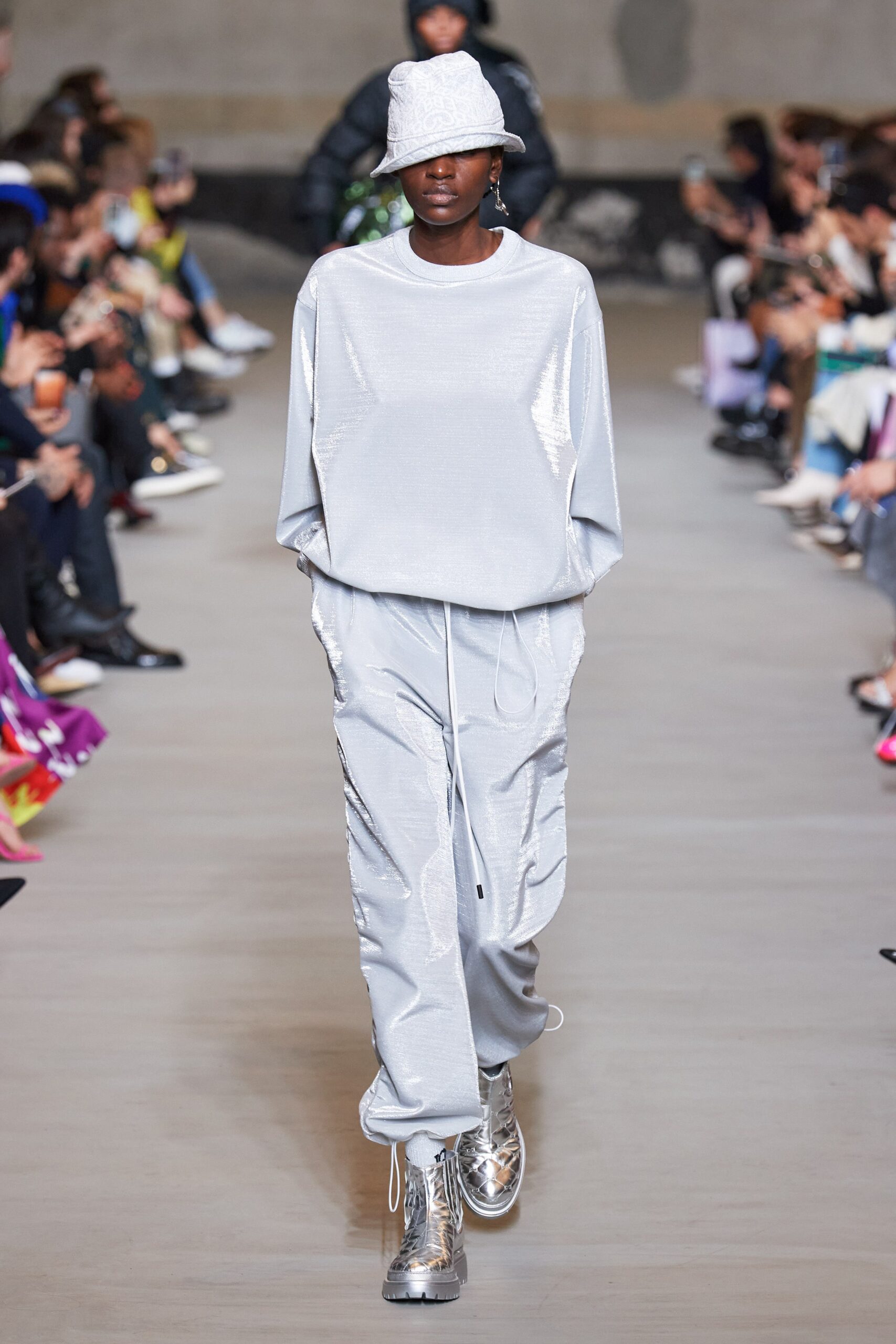 Iceberg F/W 20 Look 13