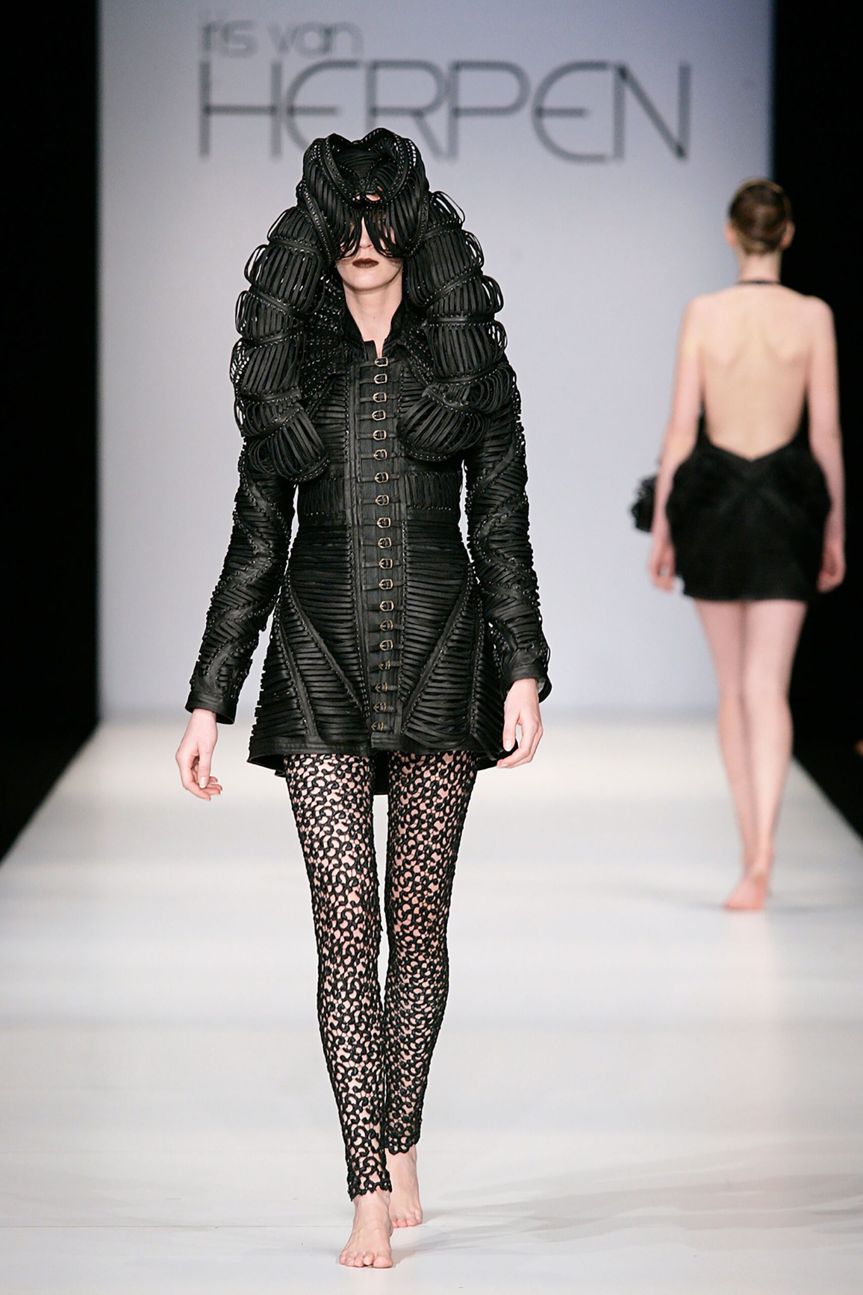 Iris van Herpen F/W 09 Look 7