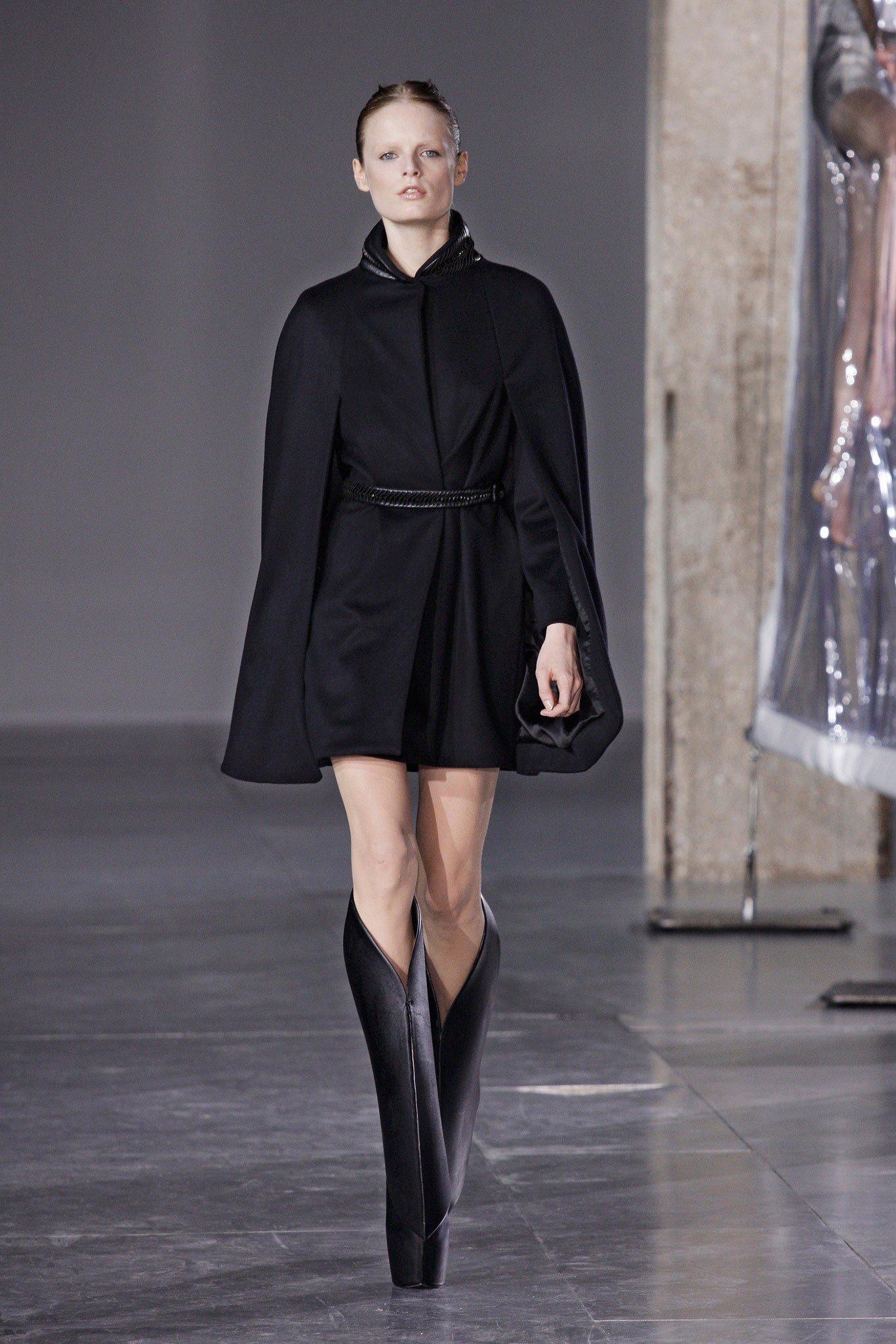 Iris van Herpen F/W 14 Look 1