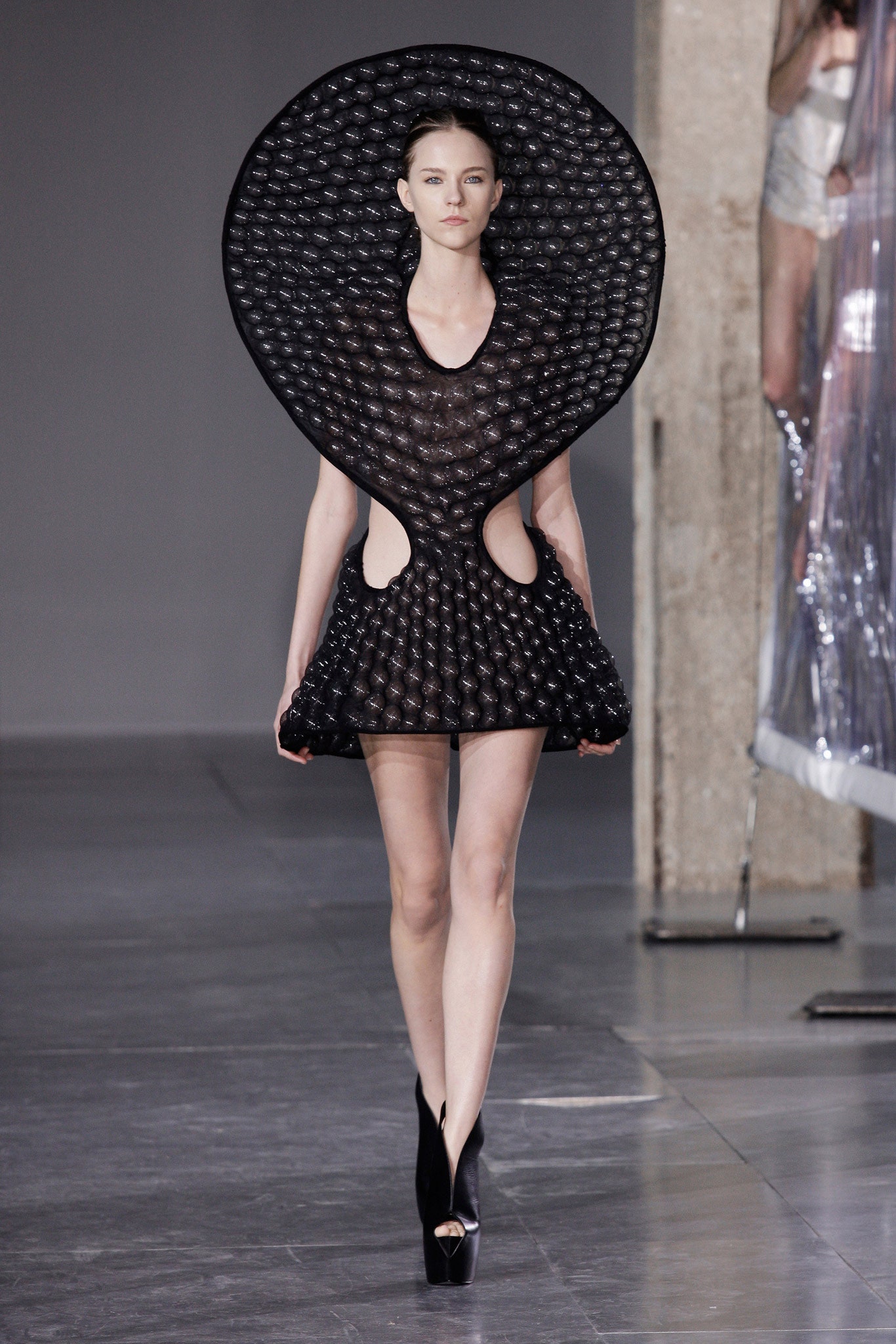 Iris van Herpen F/W 14 Look 25