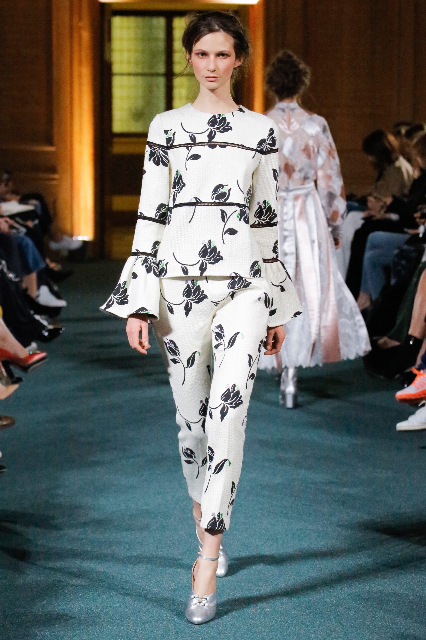 Huishan Zhang F/W 17 Look 5