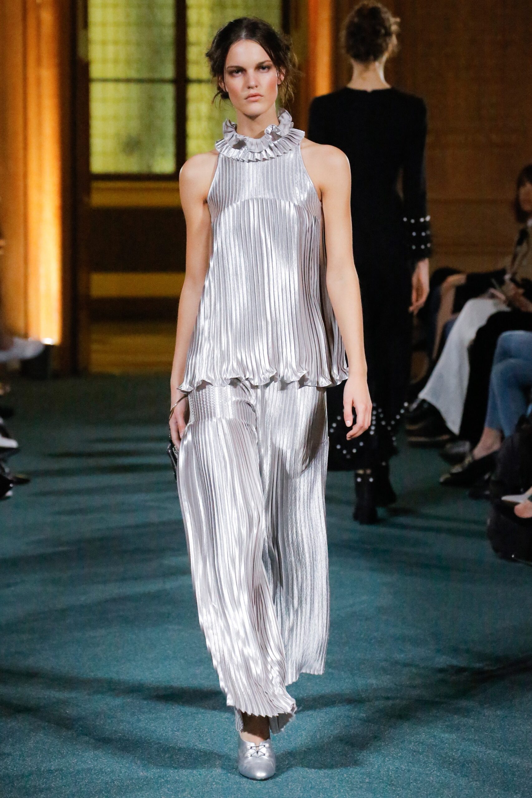 Huishan Zhang F/W 17 Look 9