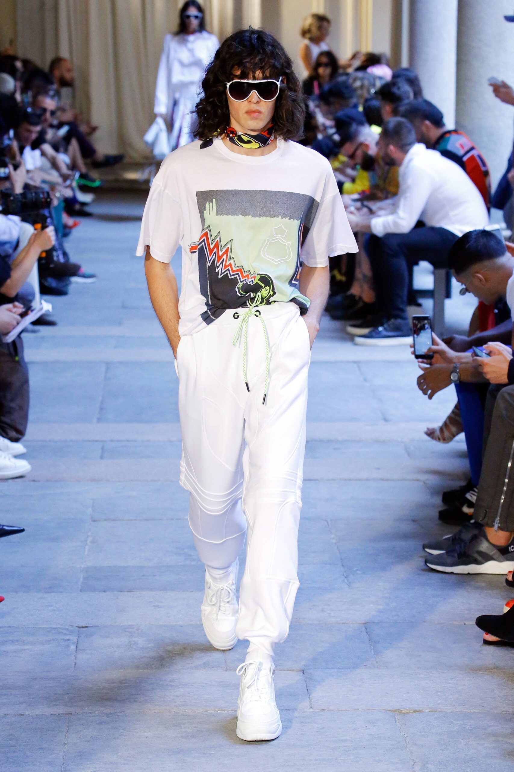 Iceberg S/S 19 Look 13