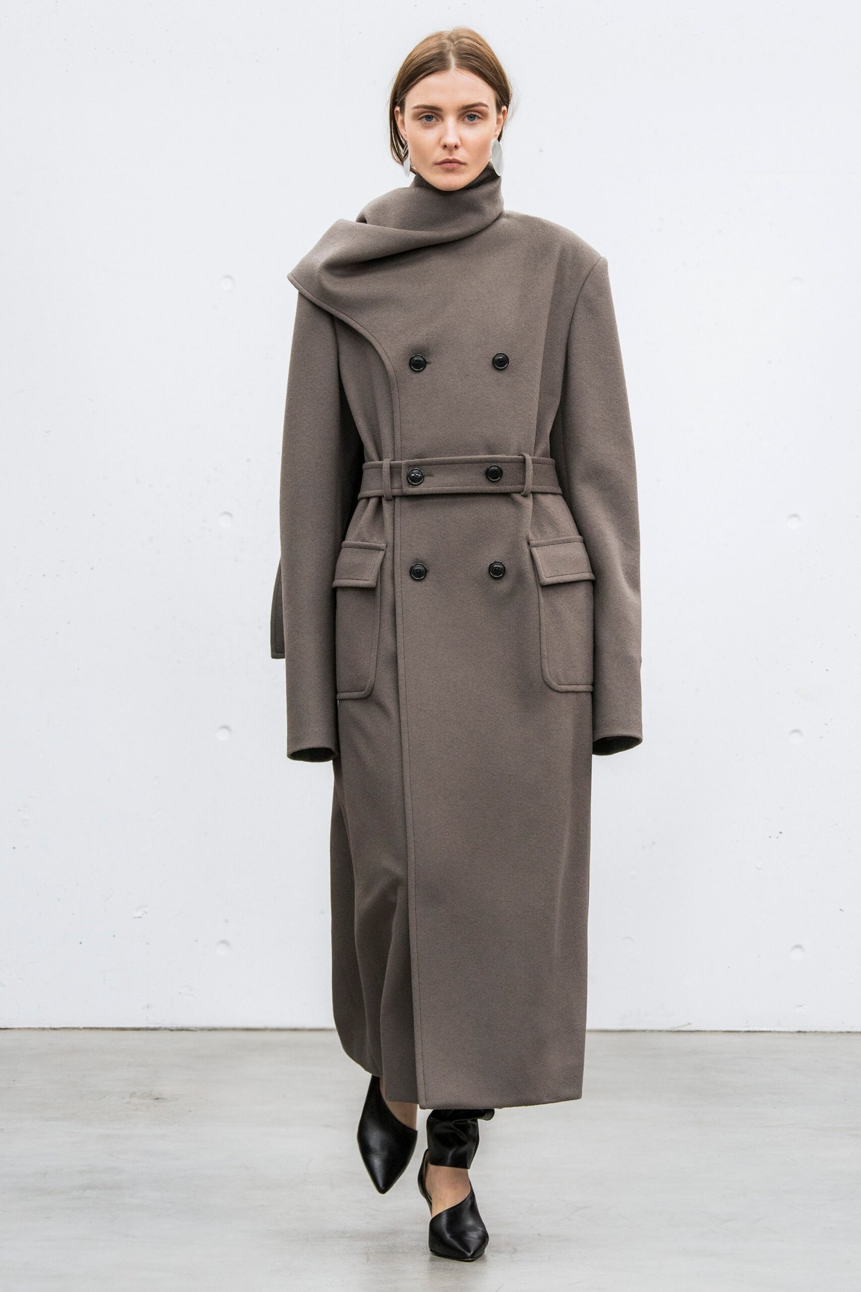Hyke Tokyo F/W 18 Look 3