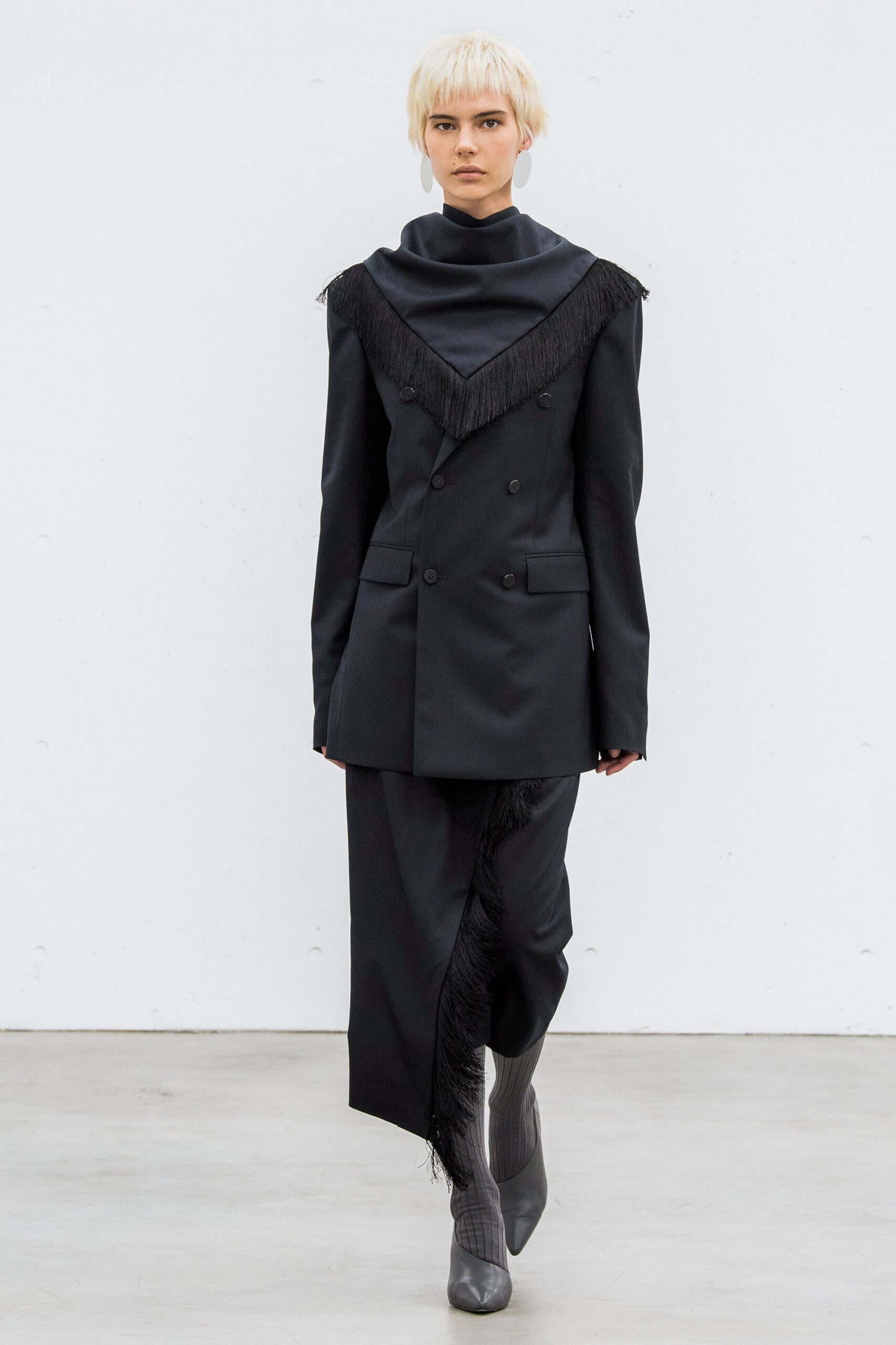 Hyke Tokyo F/W 18 Look 33