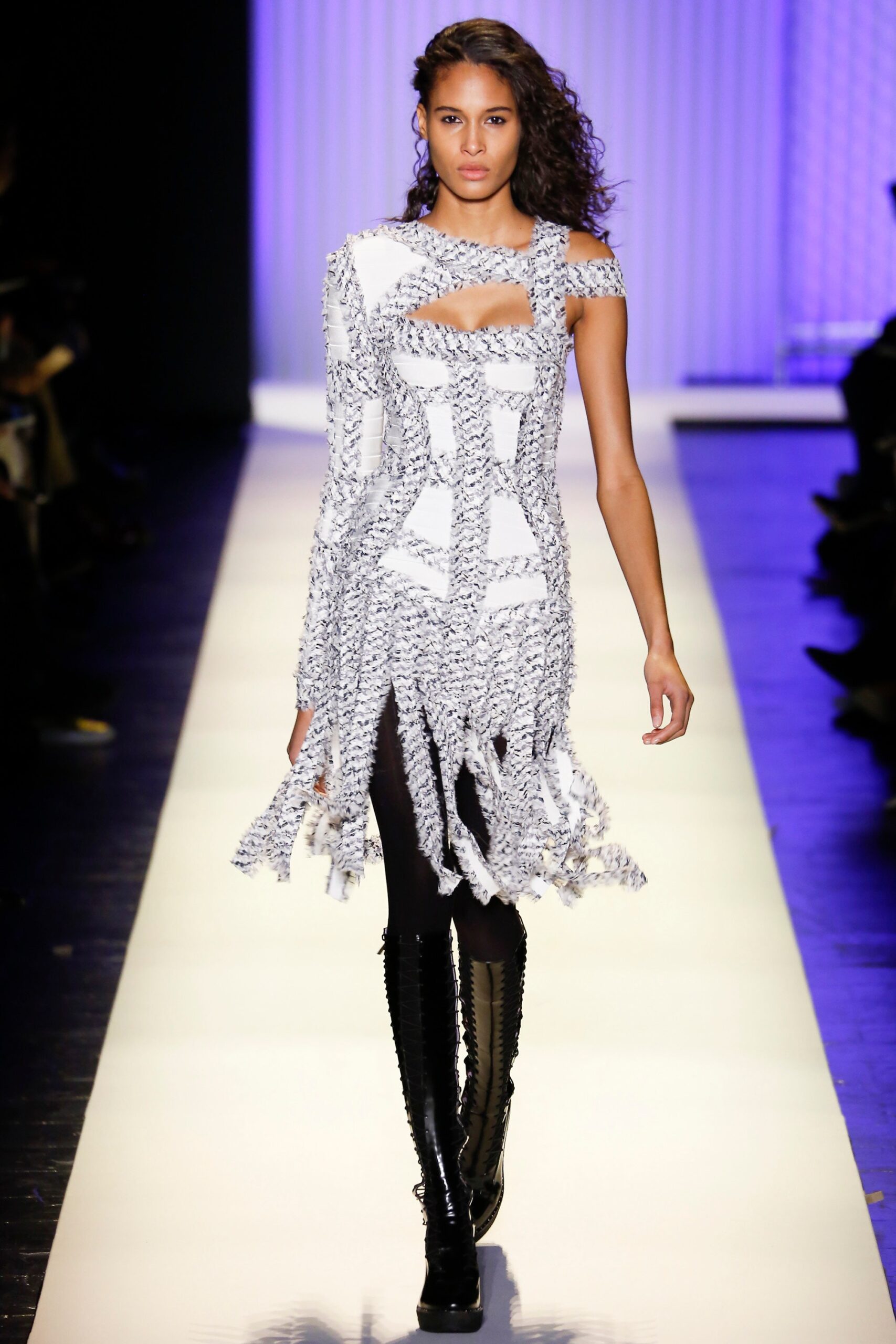 Hervé Léger by Max Azria F/W 16 Look 19