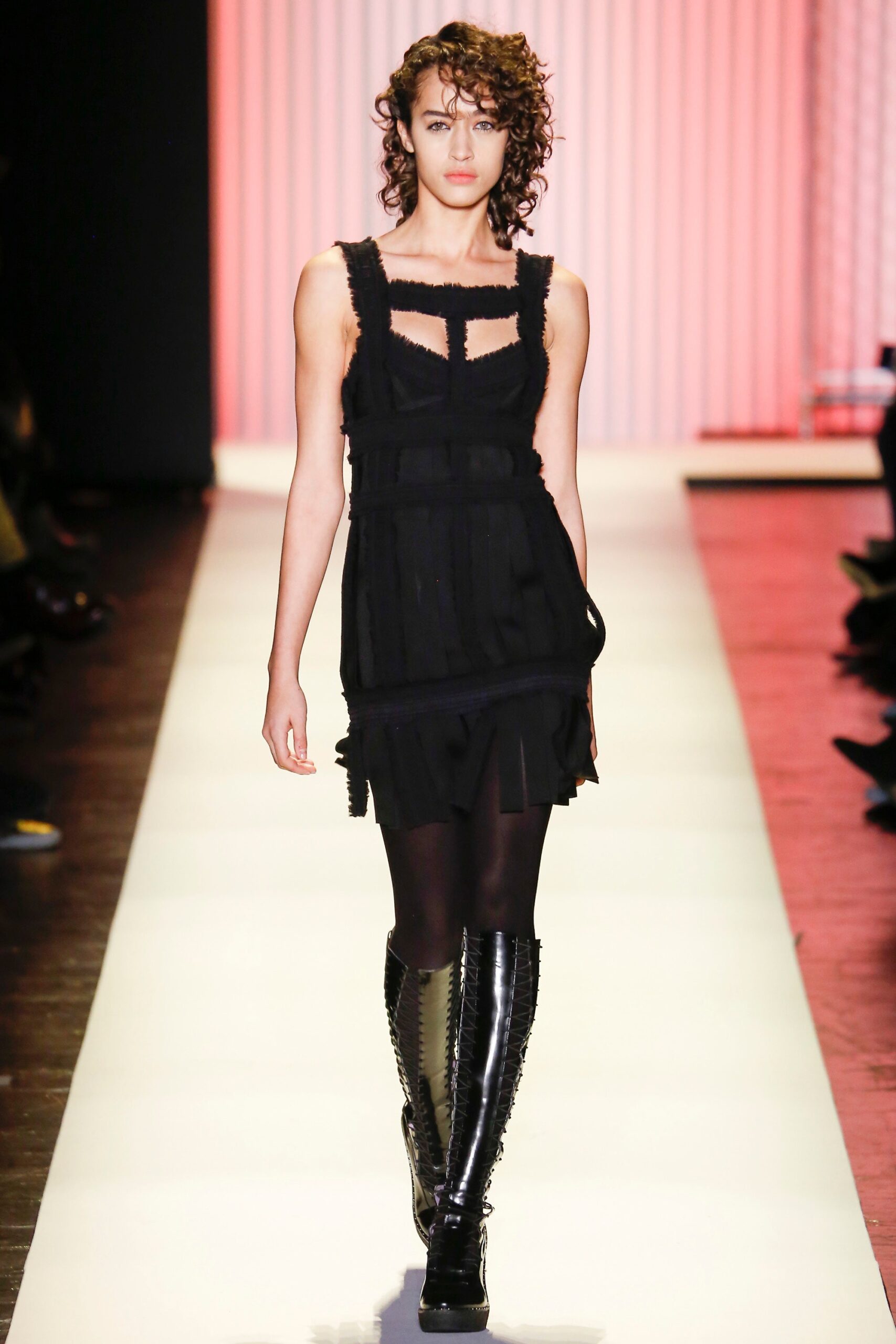 Hervé Léger by Max Azria F/W 16 Look 28