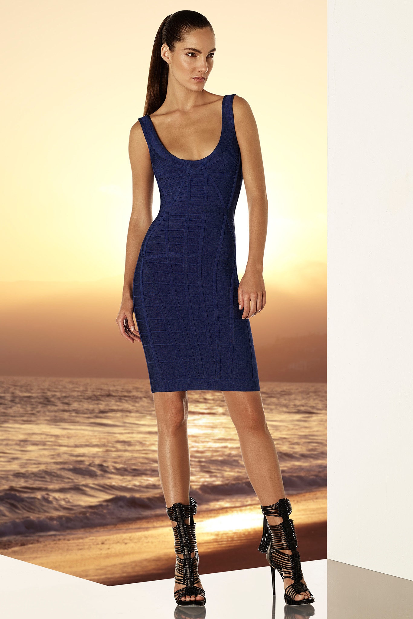 Hervé Léger by Max Azria Resort 15 Look 20