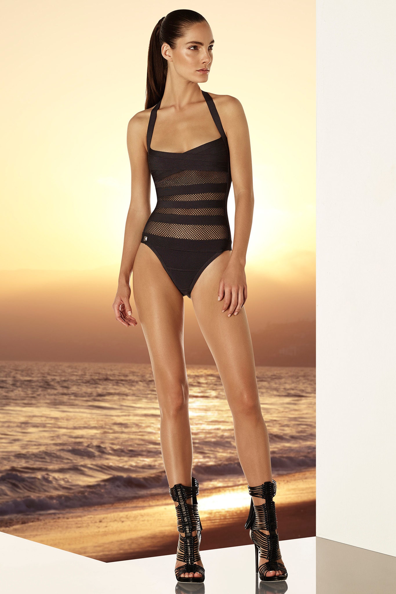 Hervé Léger by Max Azria Resort 15 Look 28