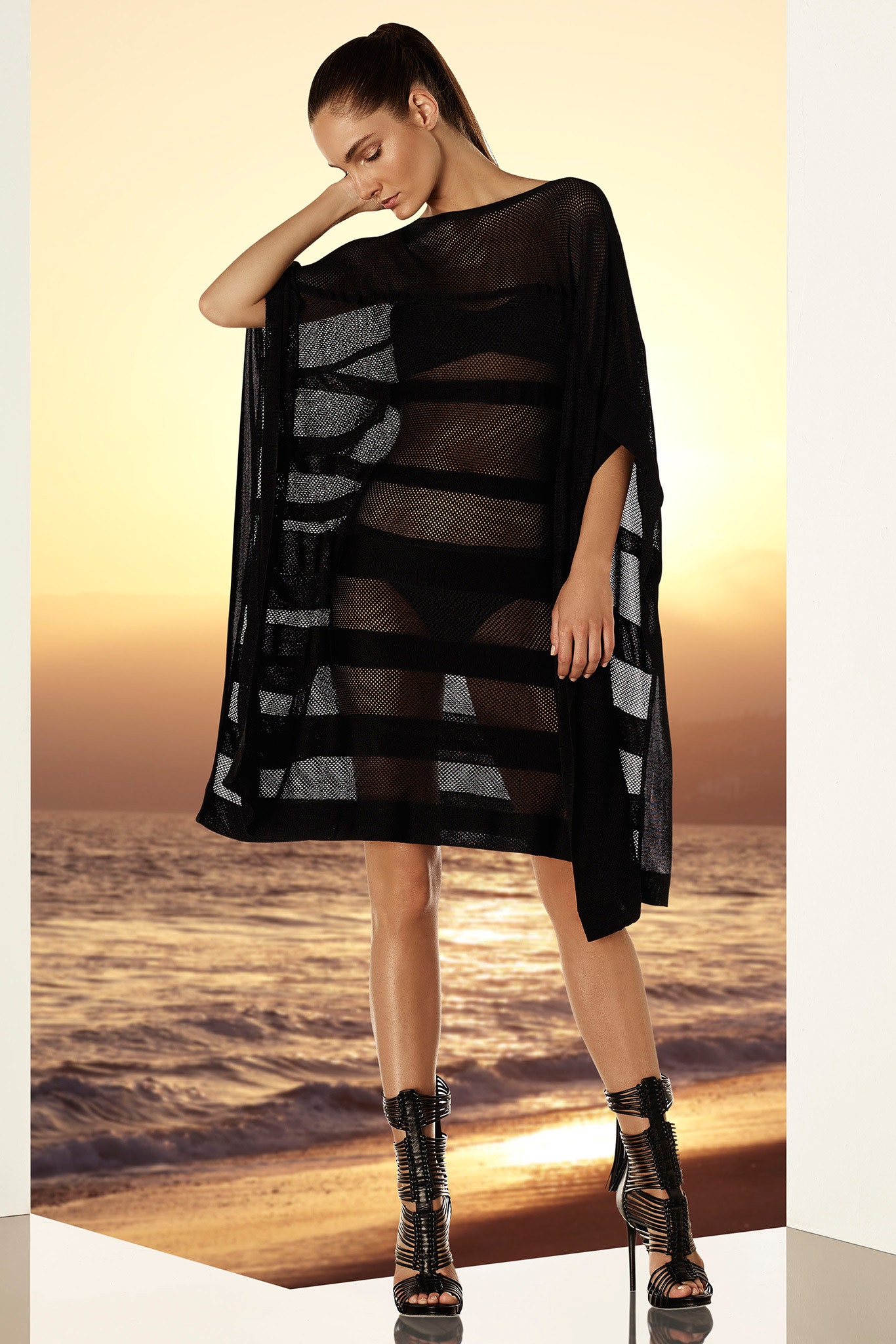 Hervé Léger by Max Azria Resort 15 Look 32