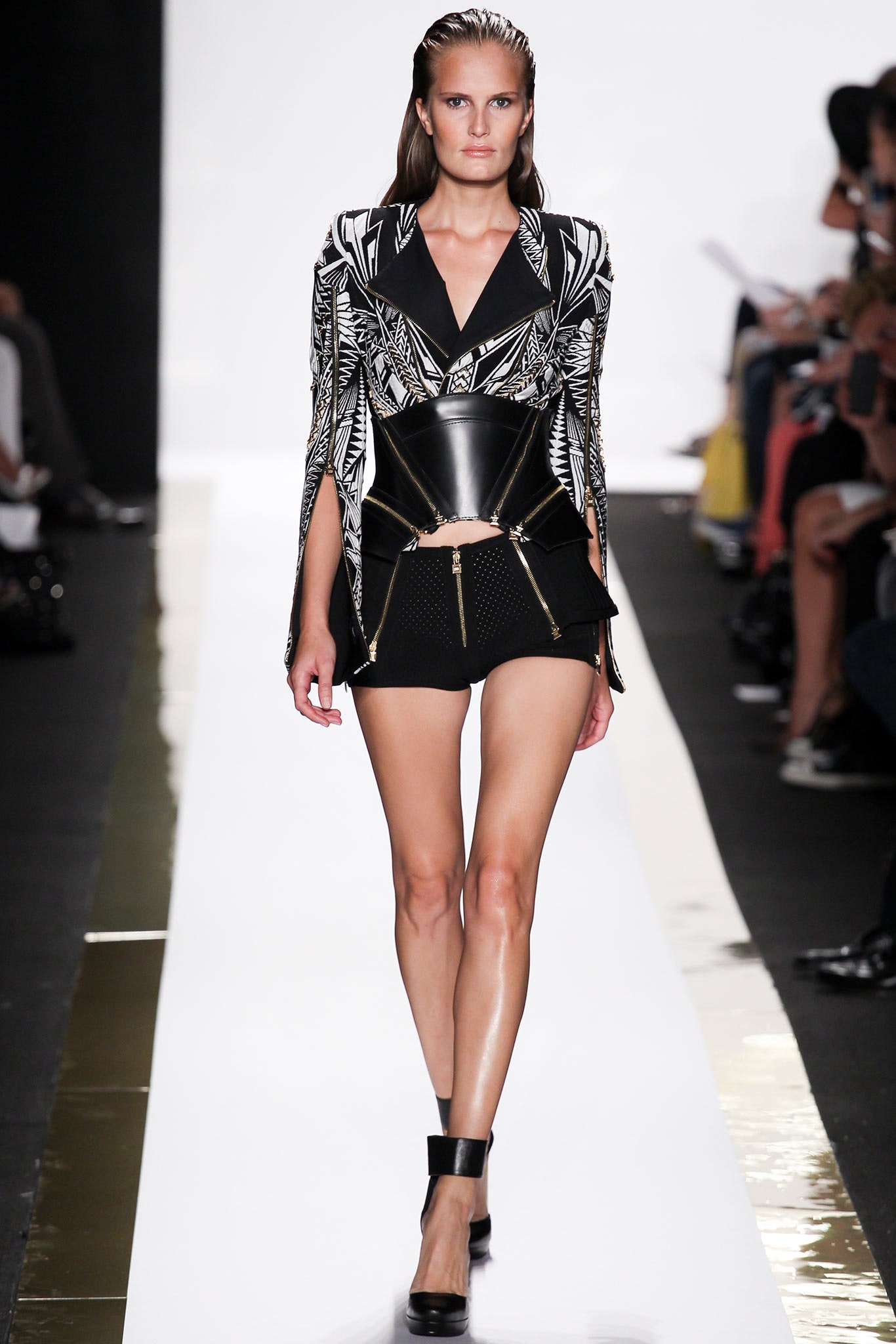 Hervé Léger by Max Azria S/S 14 Look 4