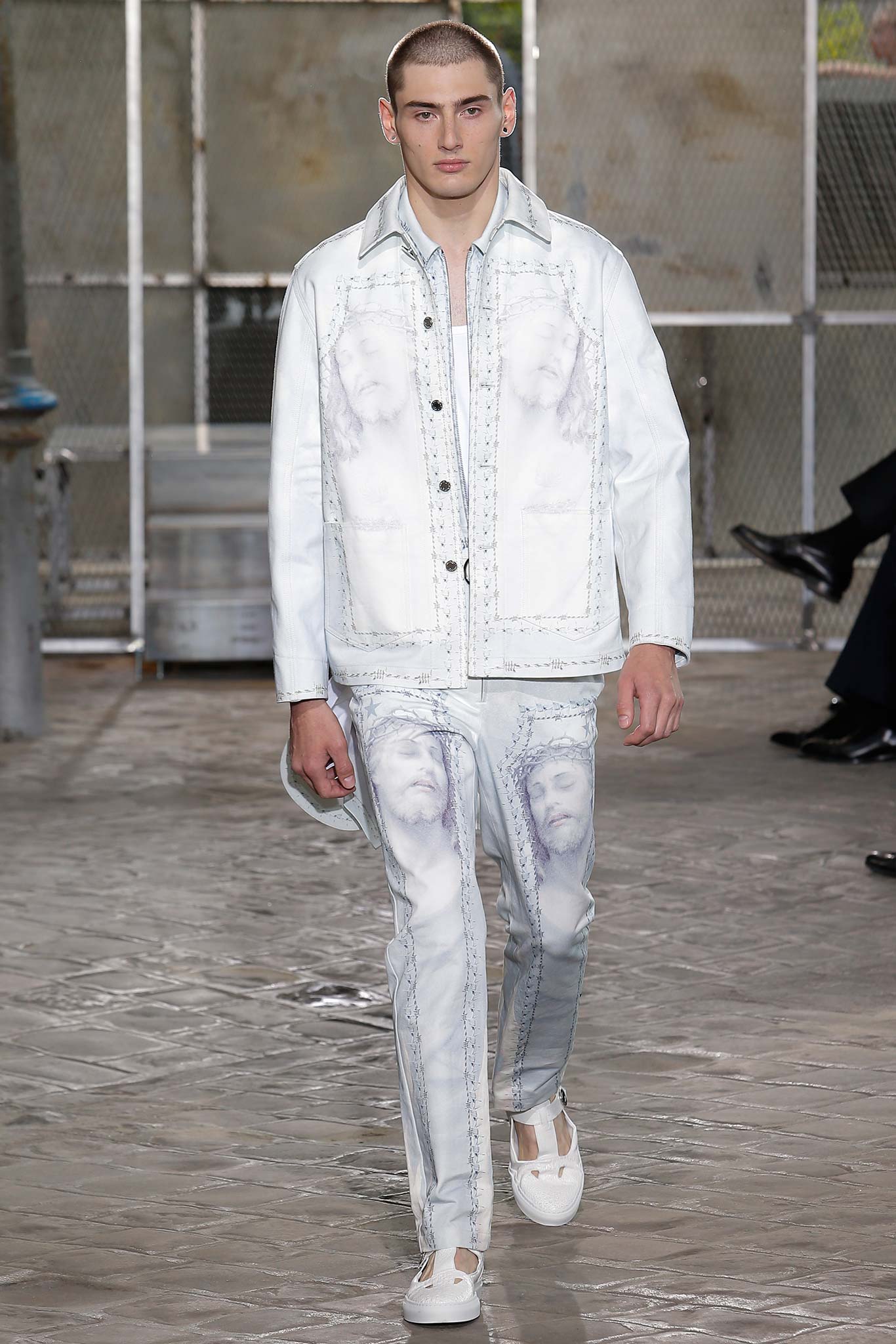Givenchy S/S 16 Menswear Look 3