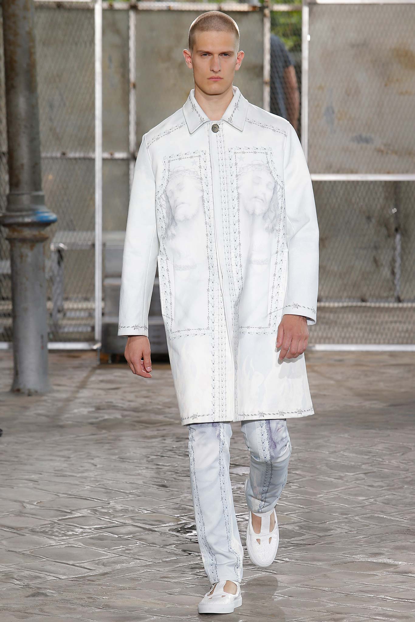 Givenchy S/S 16 Menswear Look 4