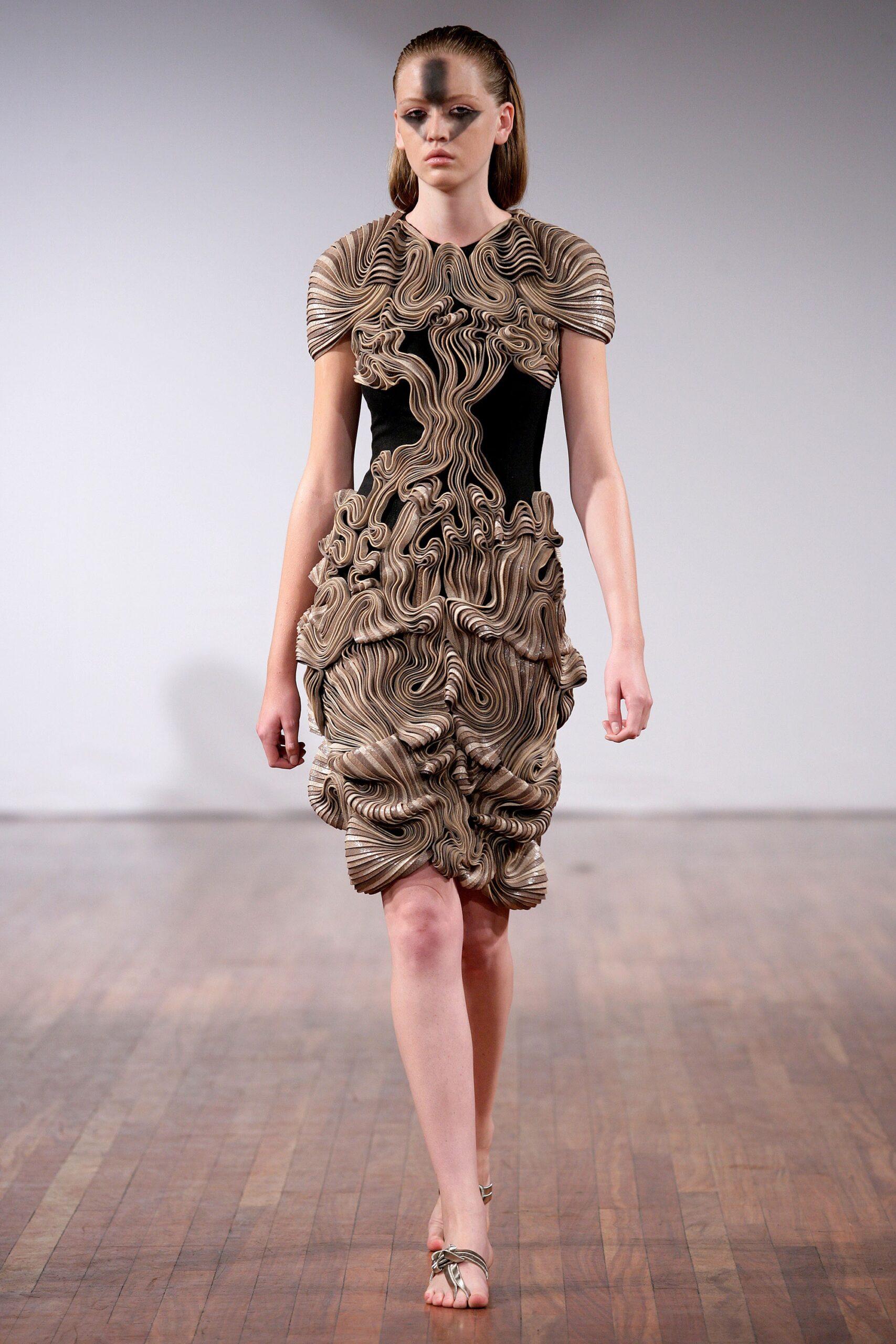 Iris van Herpen S/S 10 Look 6