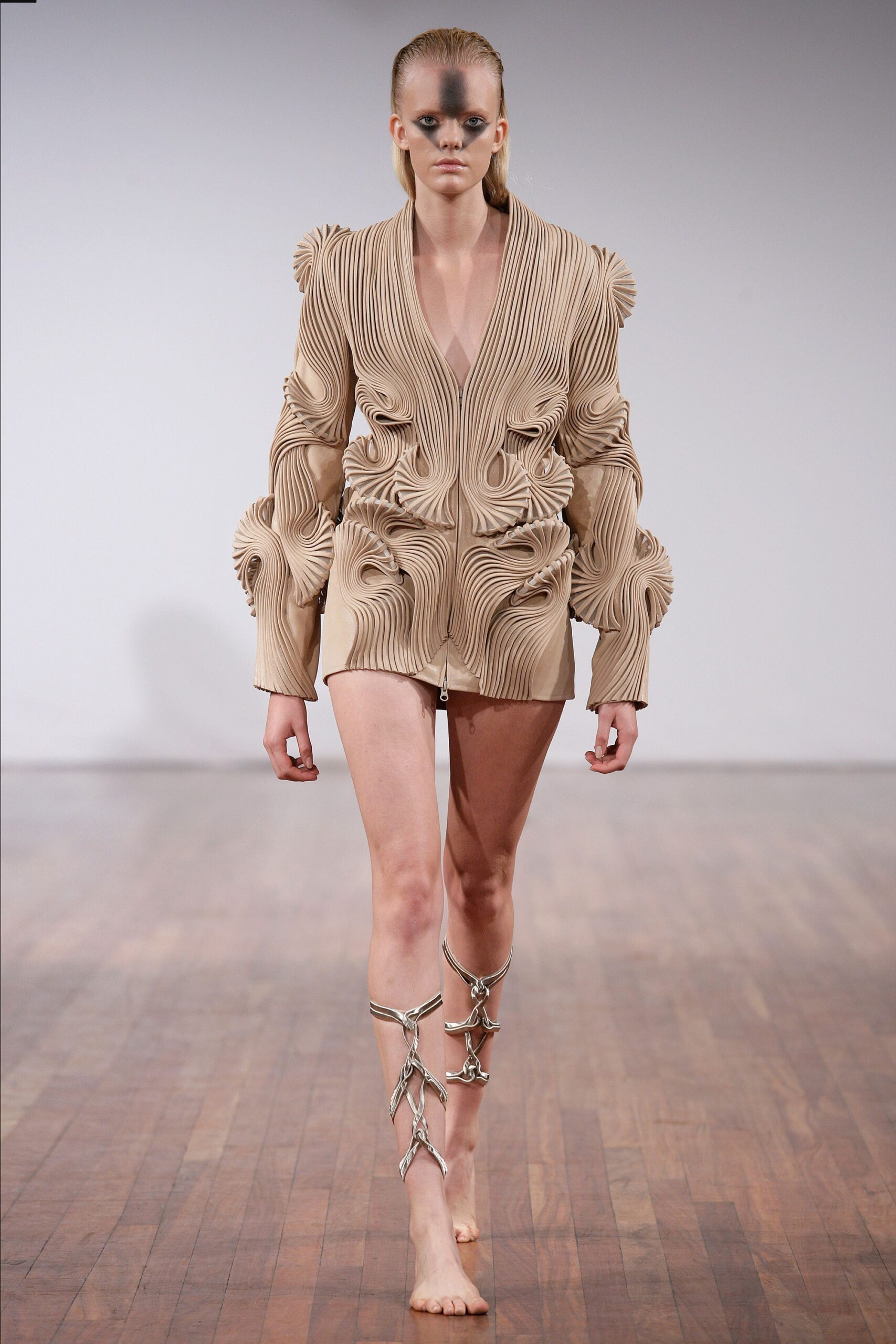 Iris van Herpen S/S 10 Look 7