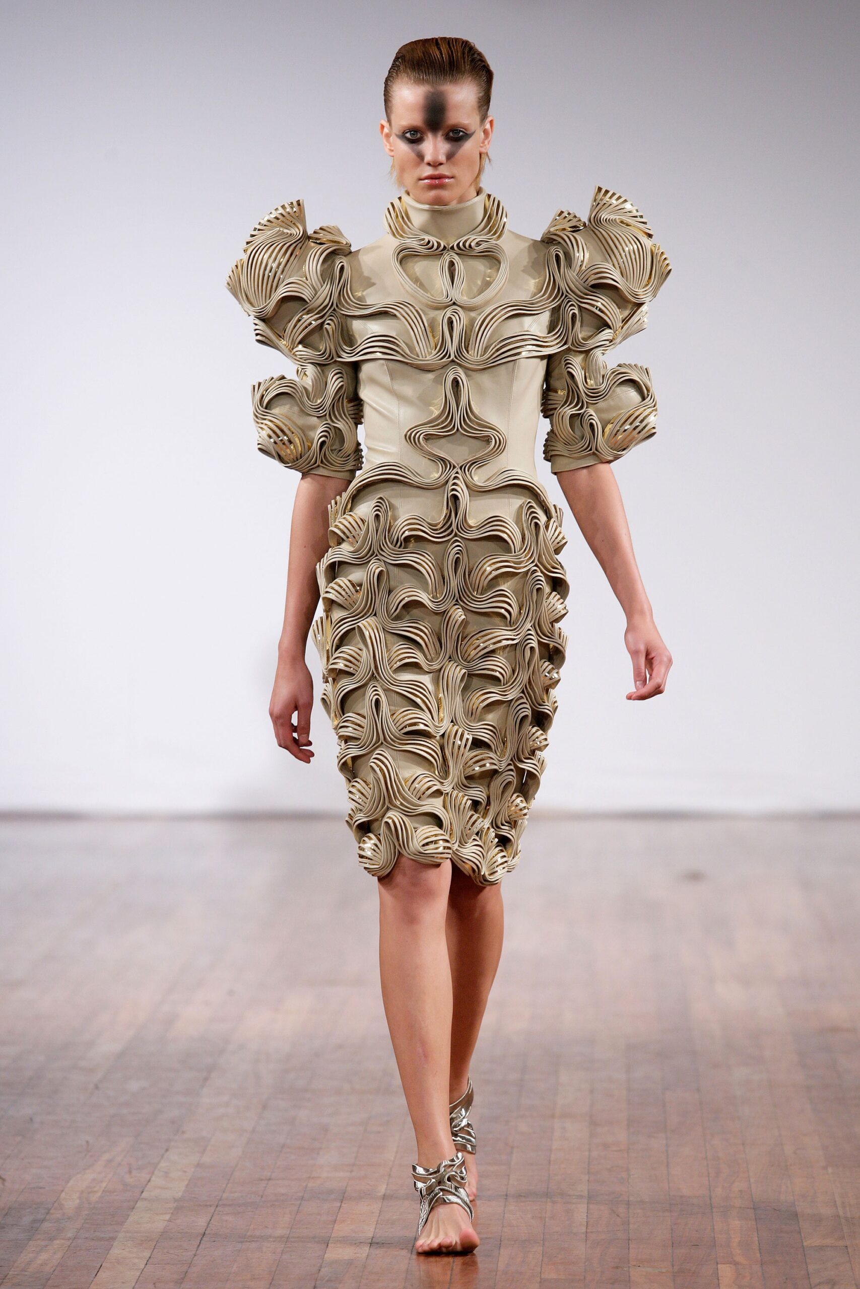 Iris van Herpen S/S 10 Look 11