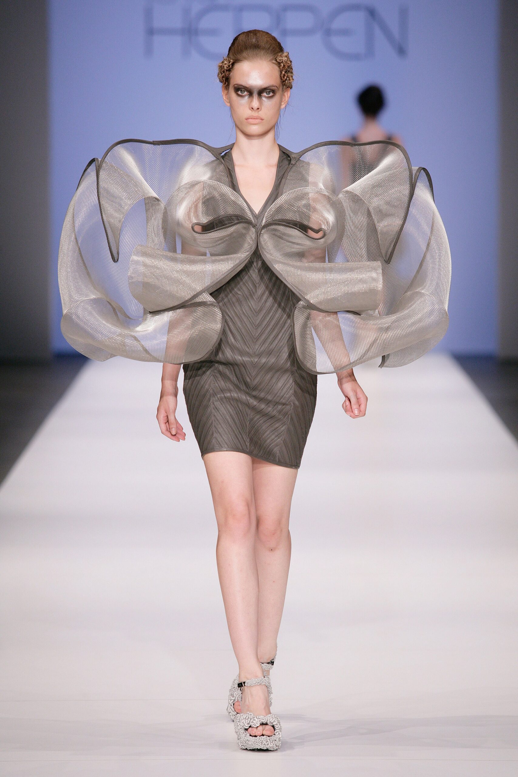 Iris van Herpen S/S 09 Look 15