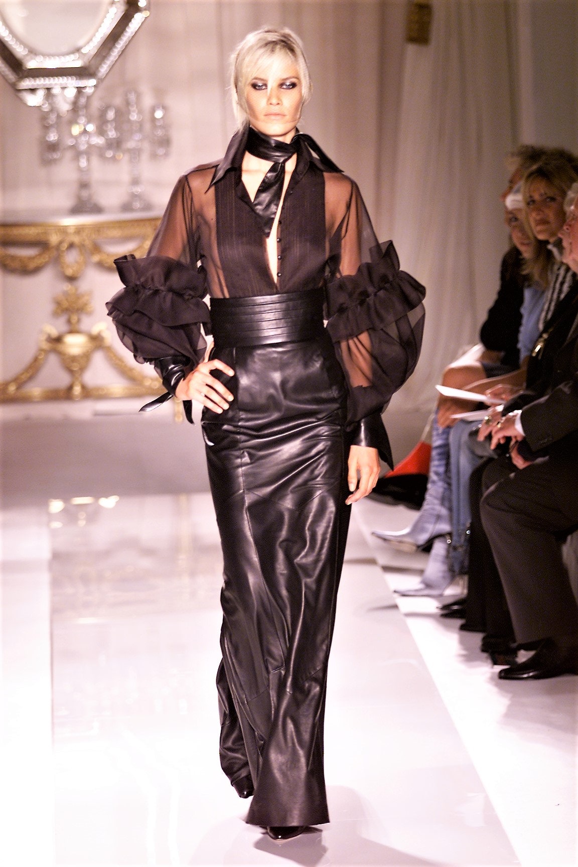 Givenchy F/W 01 Couture Look 2