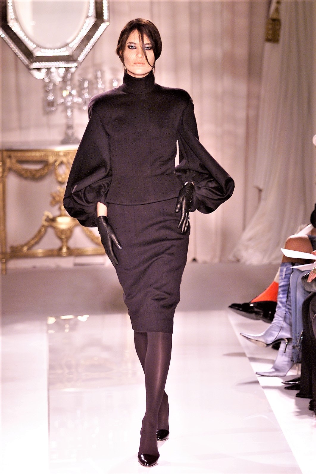 Givenchy F/W 01 Couture Look 3