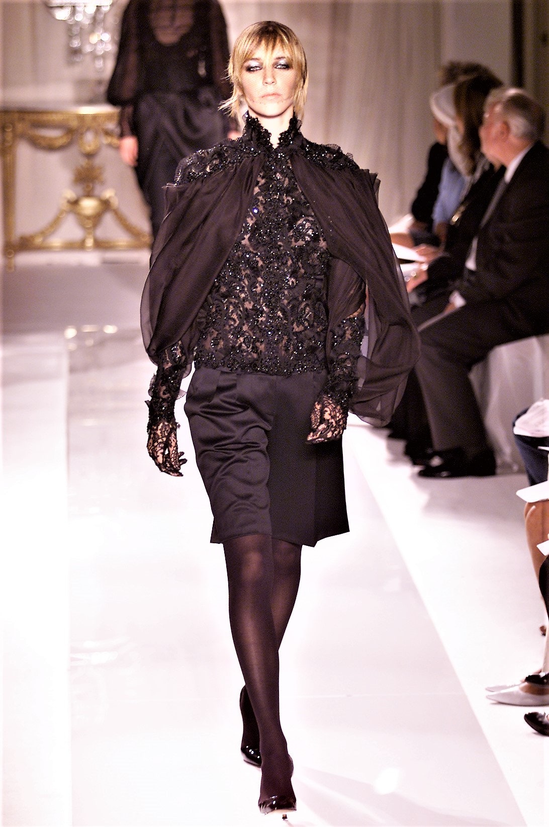 Givenchy F/W 01 Couture Look 4