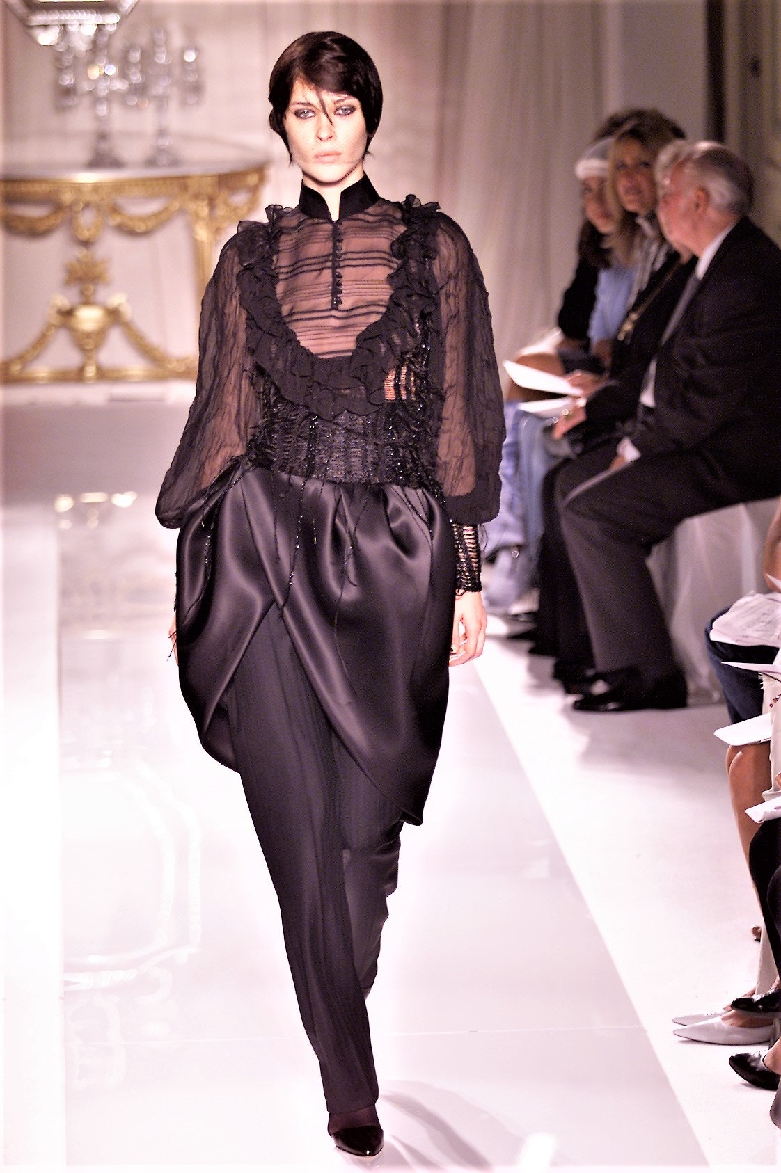 Givenchy F/W 01 Couture Look 5