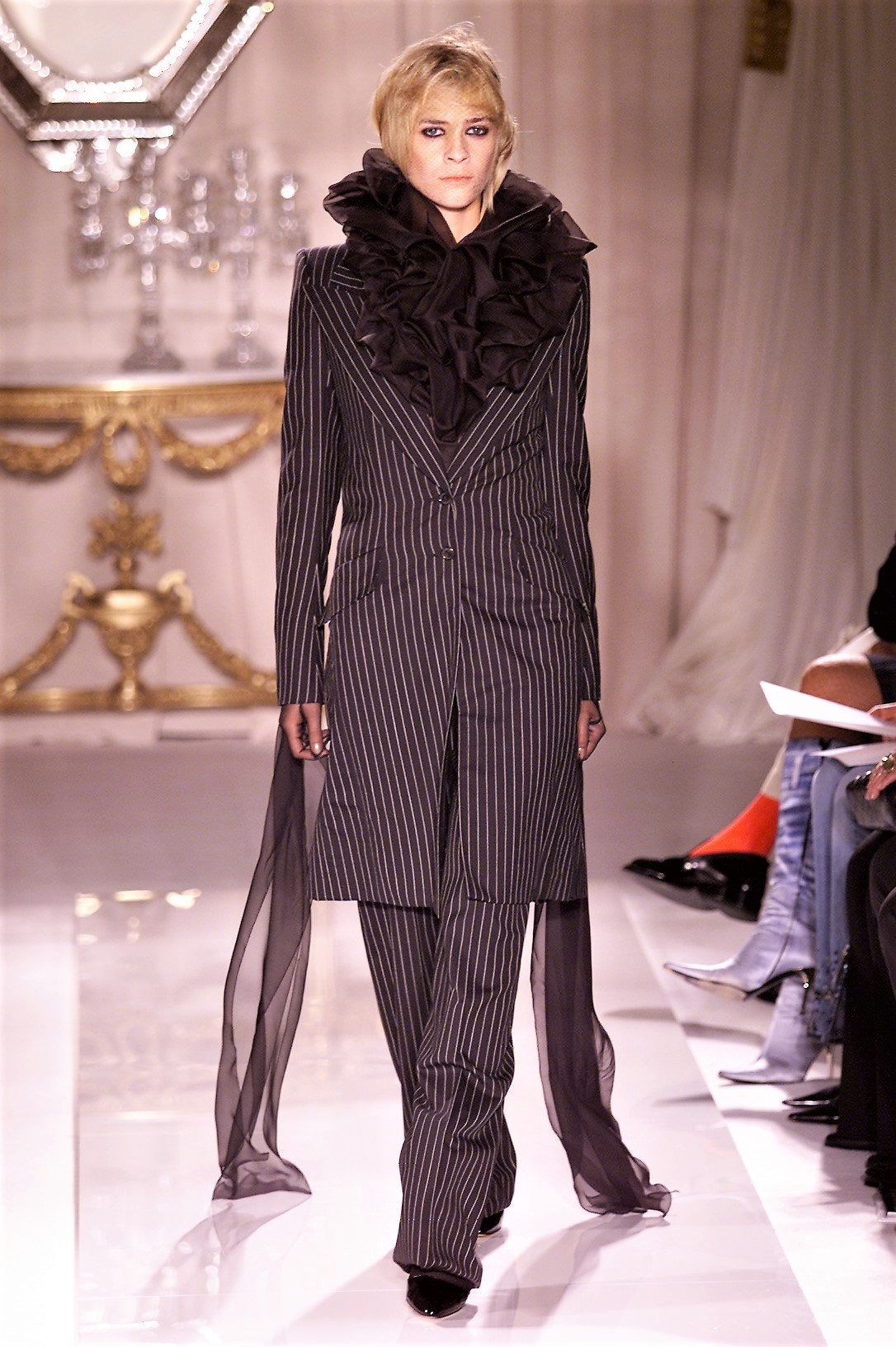Givenchy F/W 01 Couture Look 8