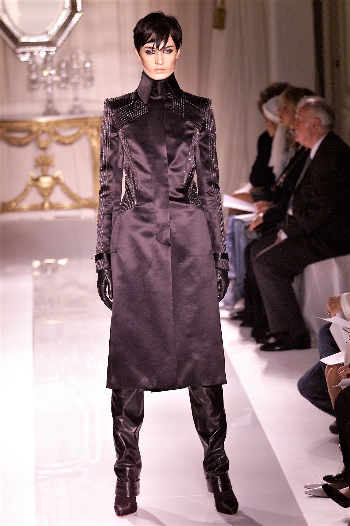 Givenchy F/W 01 Couture Look 9
